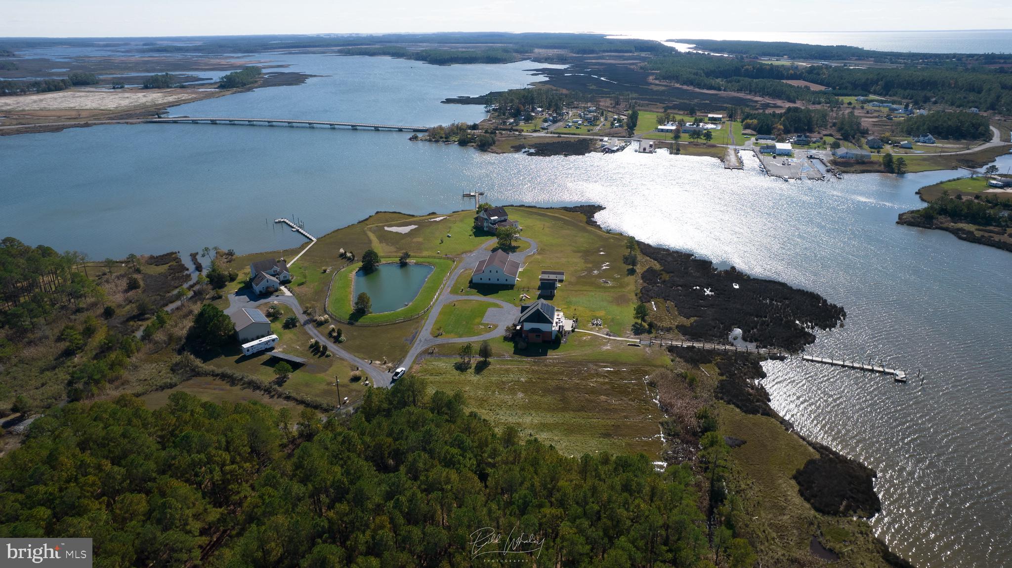 TAYLORS ISLAND - Land