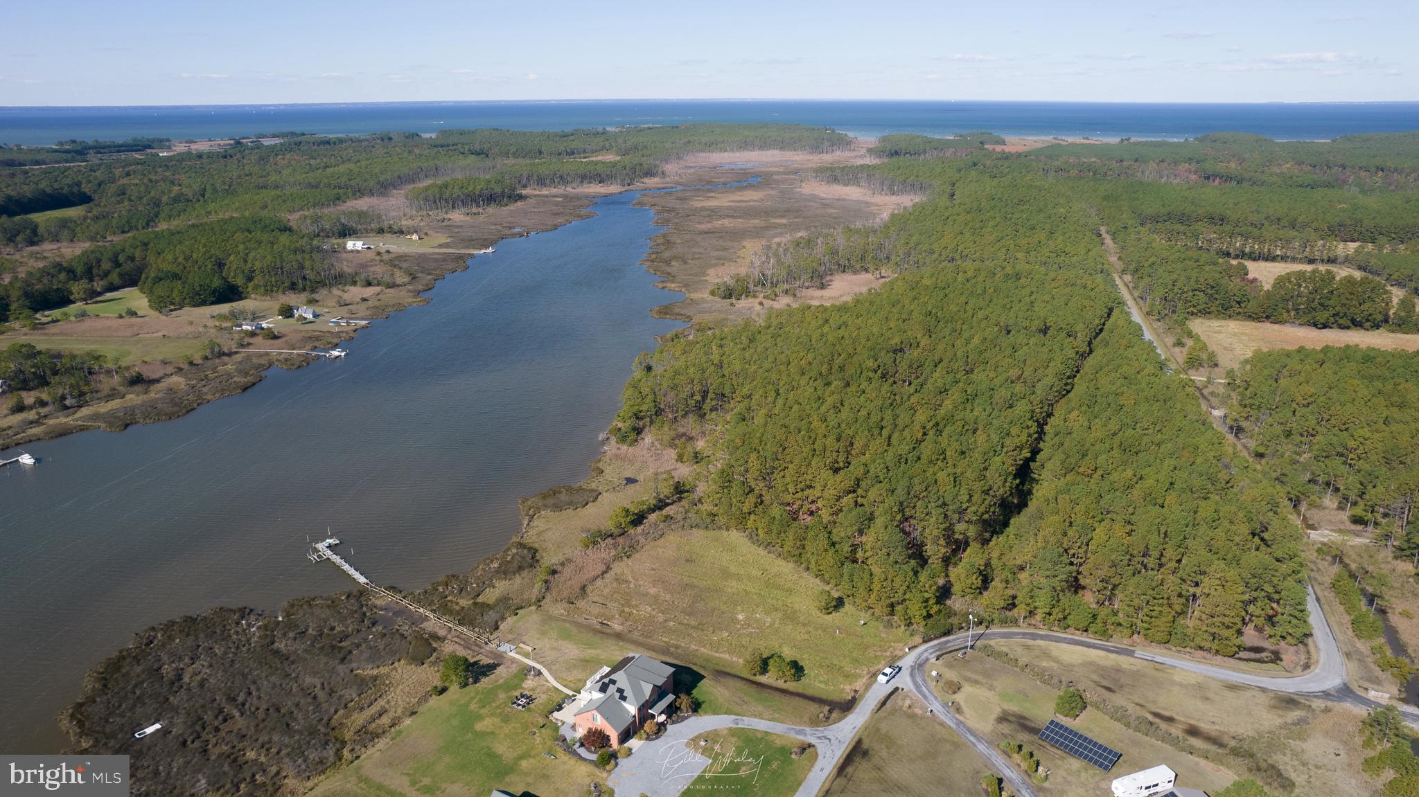 TAYLORS ISLAND - Land