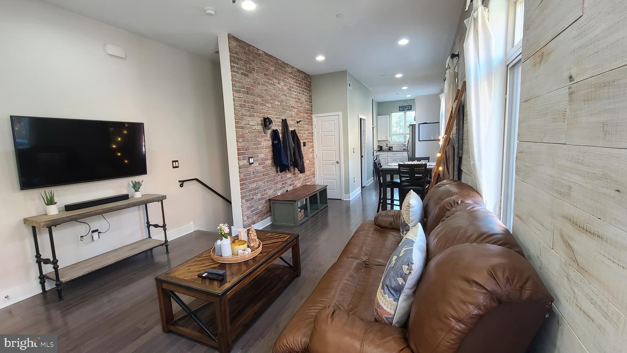 FISHTOWN - Residential Lease