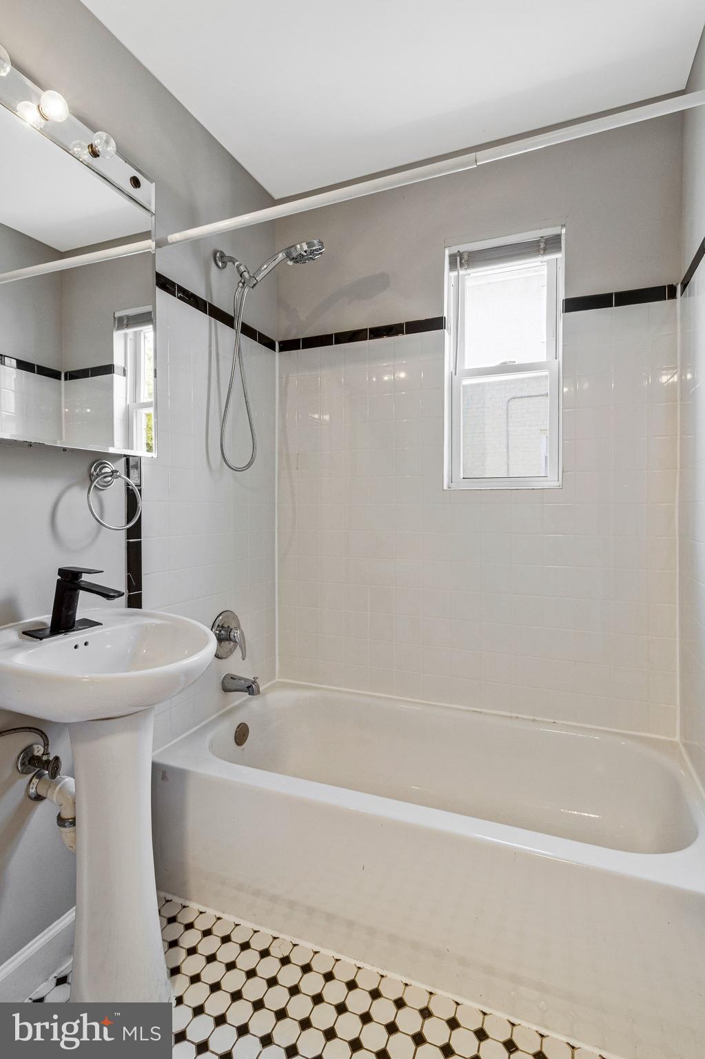 CONGRESS HEIGHTS - Residential