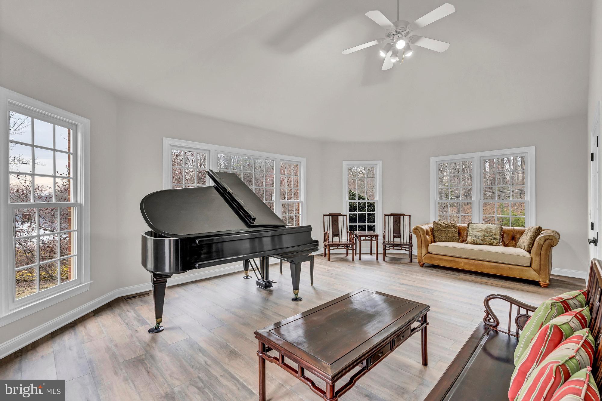 AVONDALE GLEN - Residential