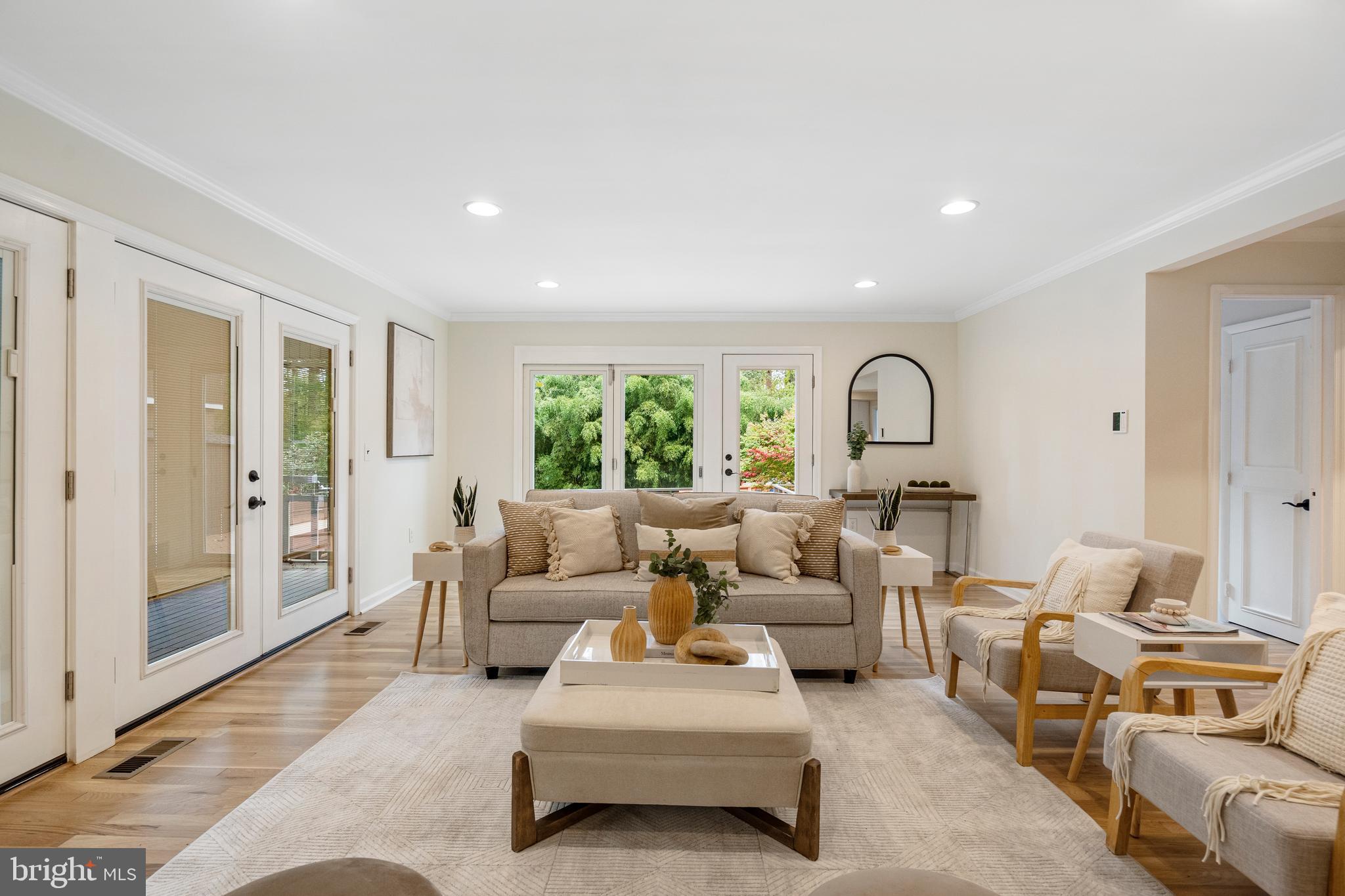 VELVET RIDGE - Residential