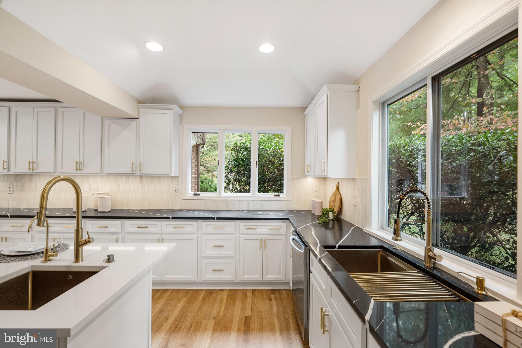 VELVET RIDGE - Residential