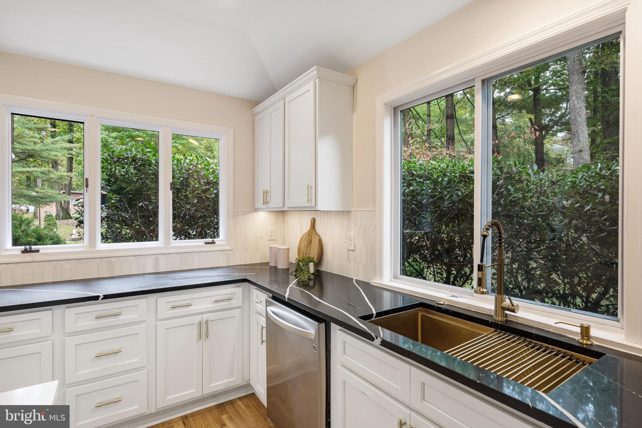 VELVET RIDGE - Residential