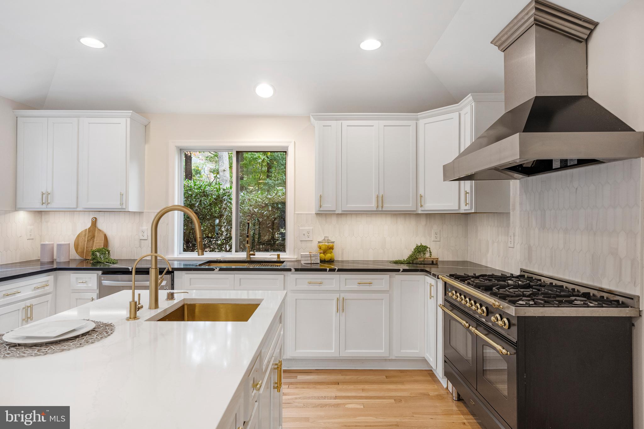 VELVET RIDGE - Residential