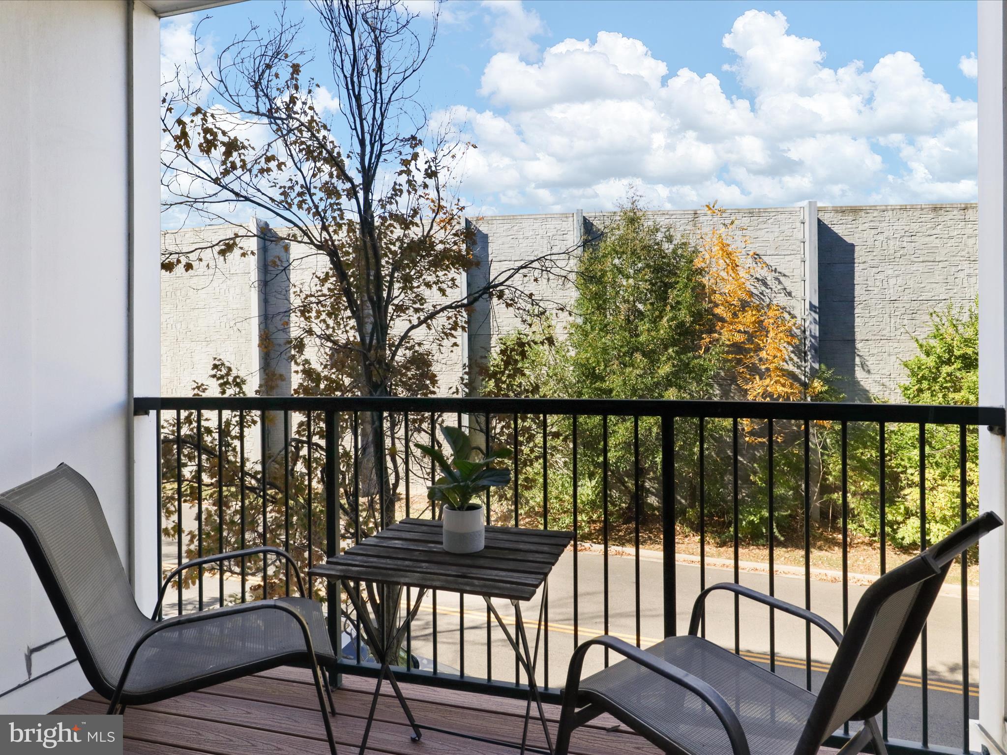 THE GROVE AT ARLINGTON - Residential