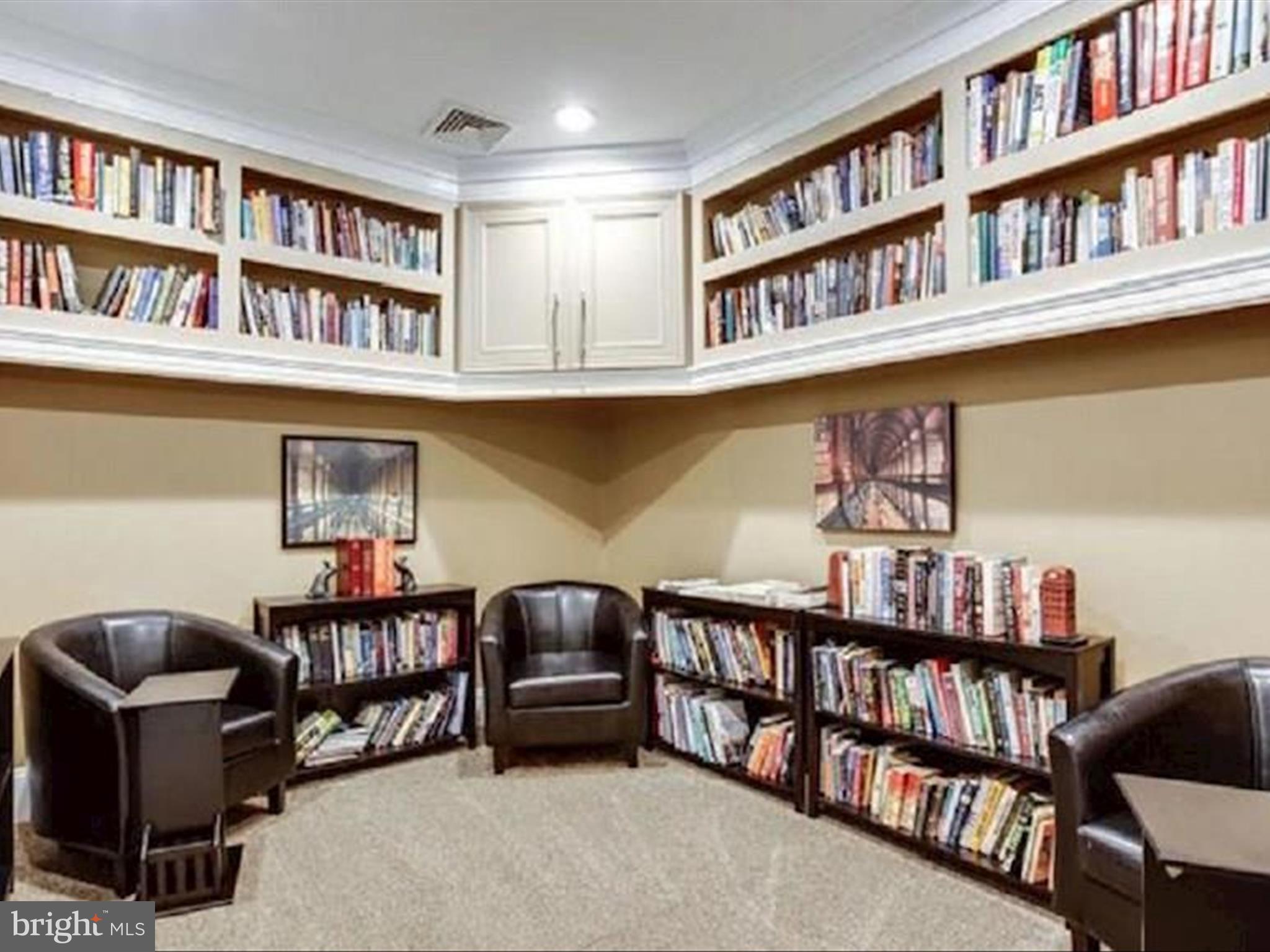 THE GROVE AT ARLINGTON - Residential