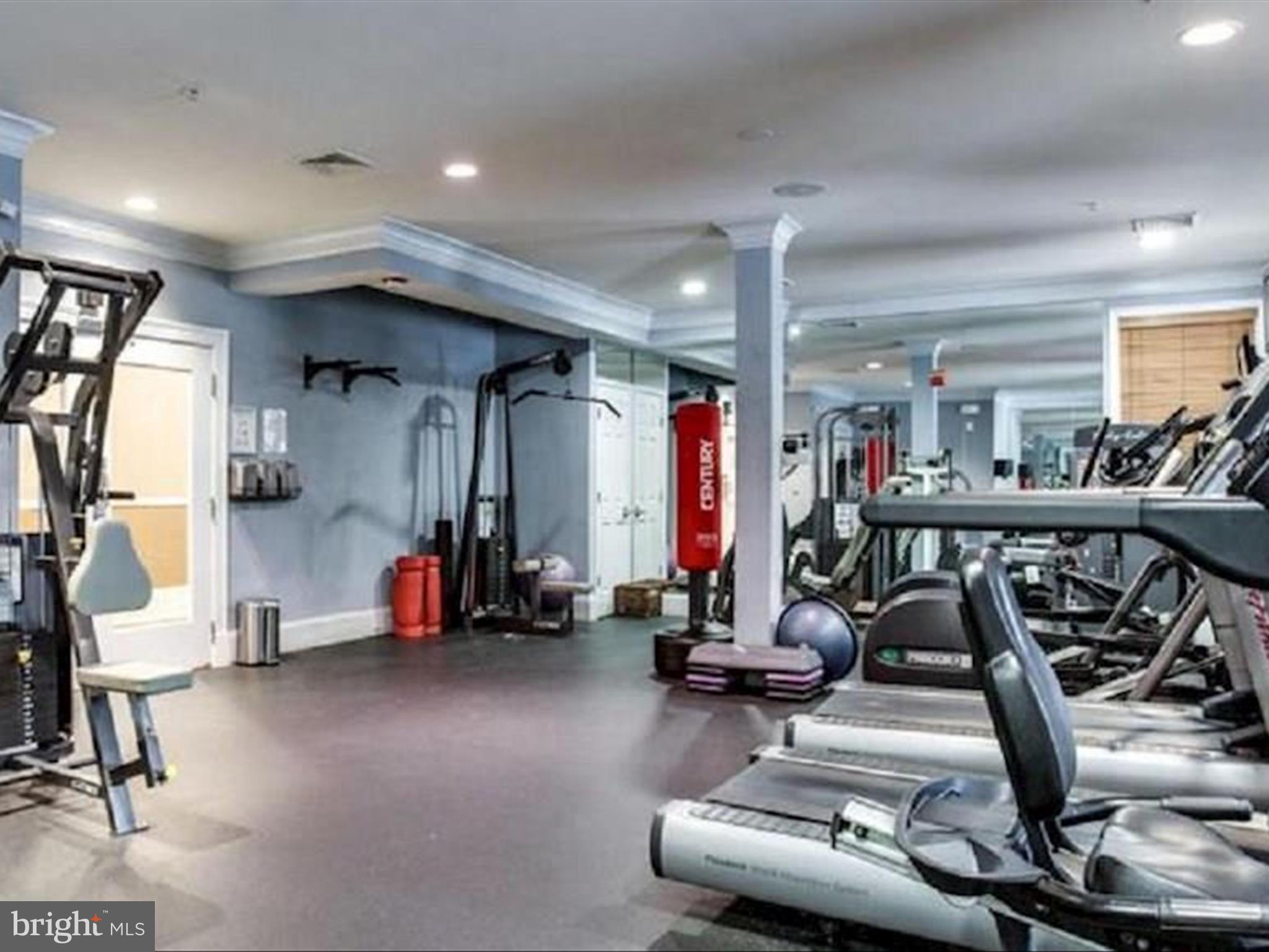 THE GROVE AT ARLINGTON - Residential