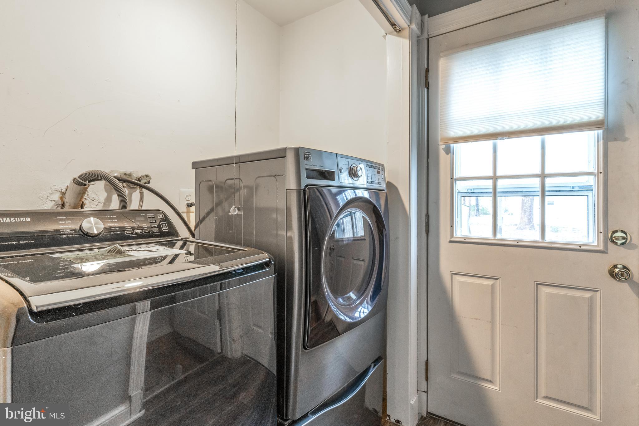 SHERWOOD MANOR - Residential Lease