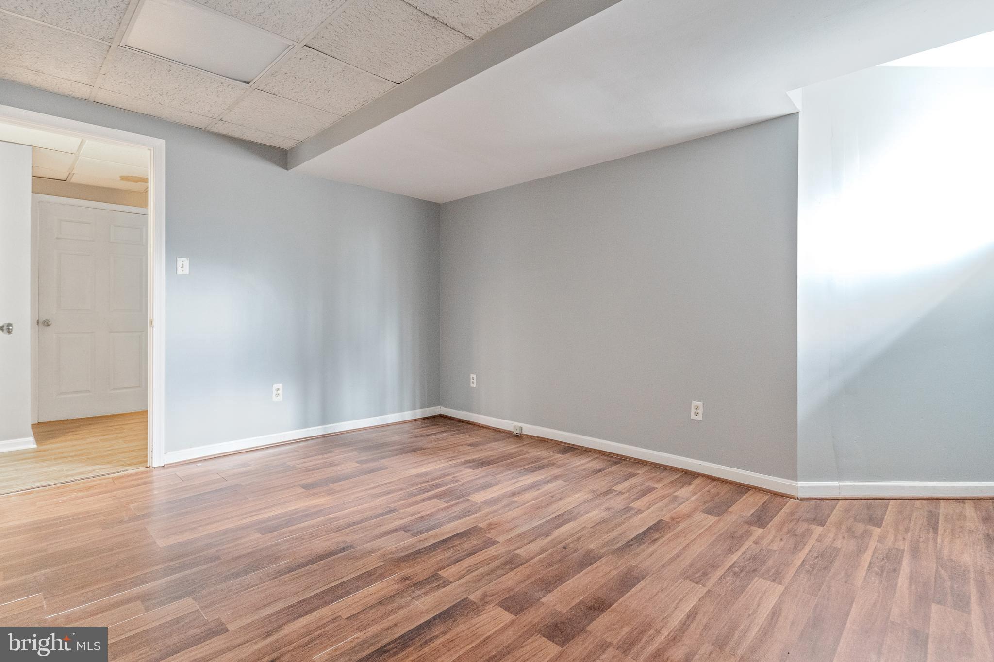 SHERWOOD MANOR - Residential Lease