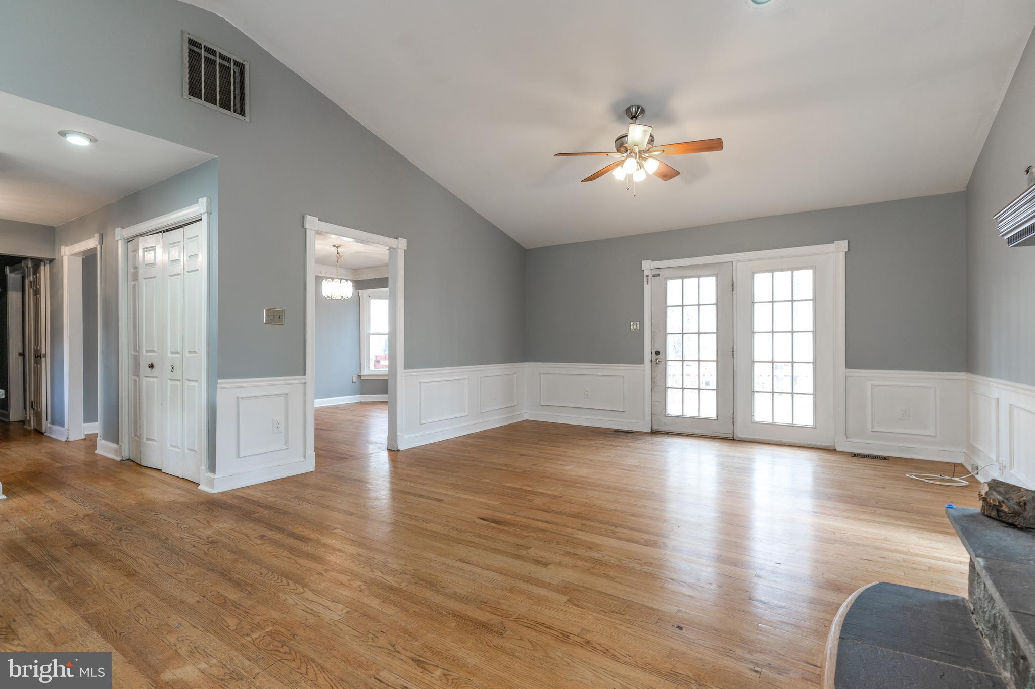 SHERWOOD MANOR - Residential Lease