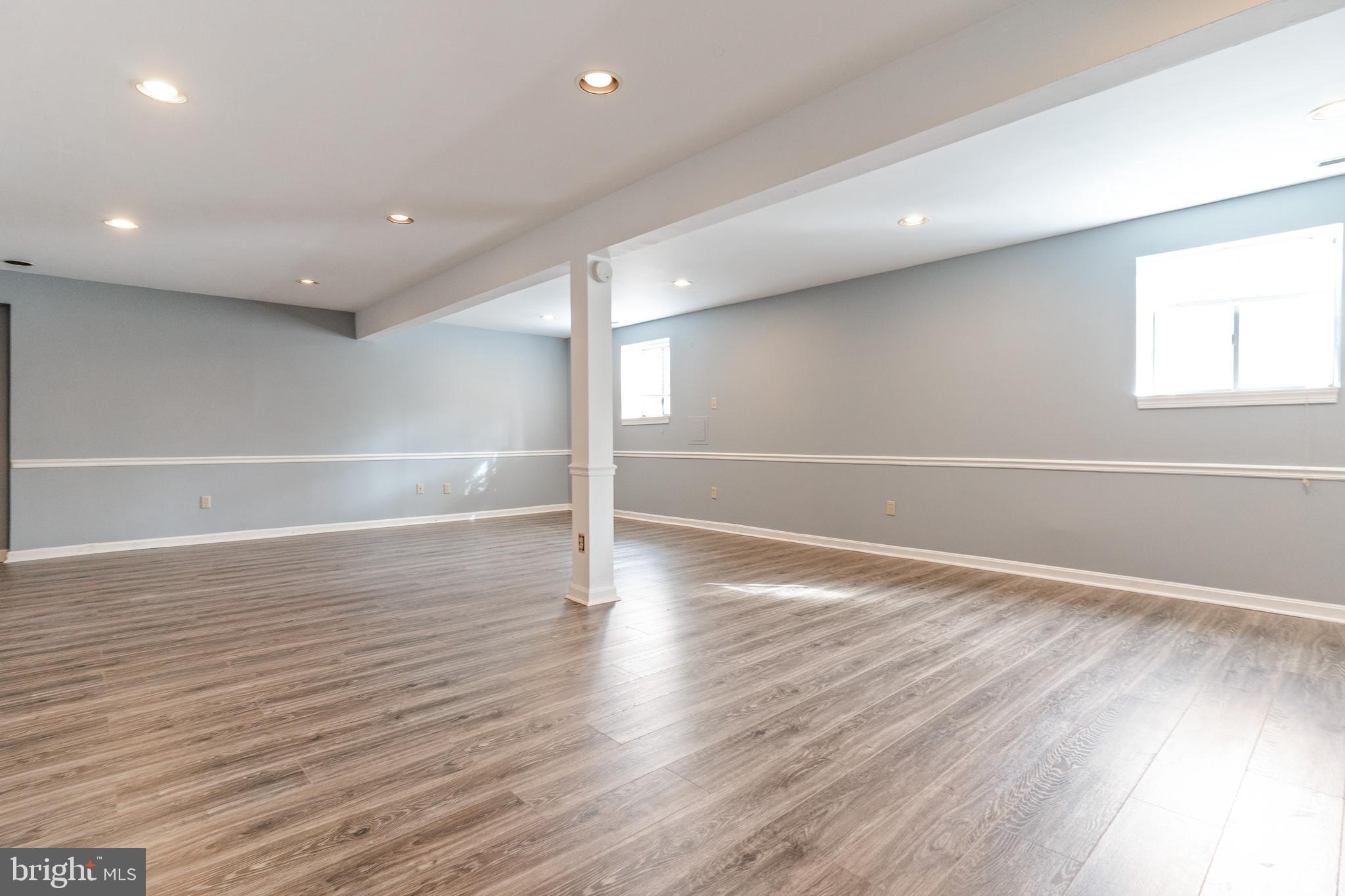 SHERWOOD MANOR - Residential Lease