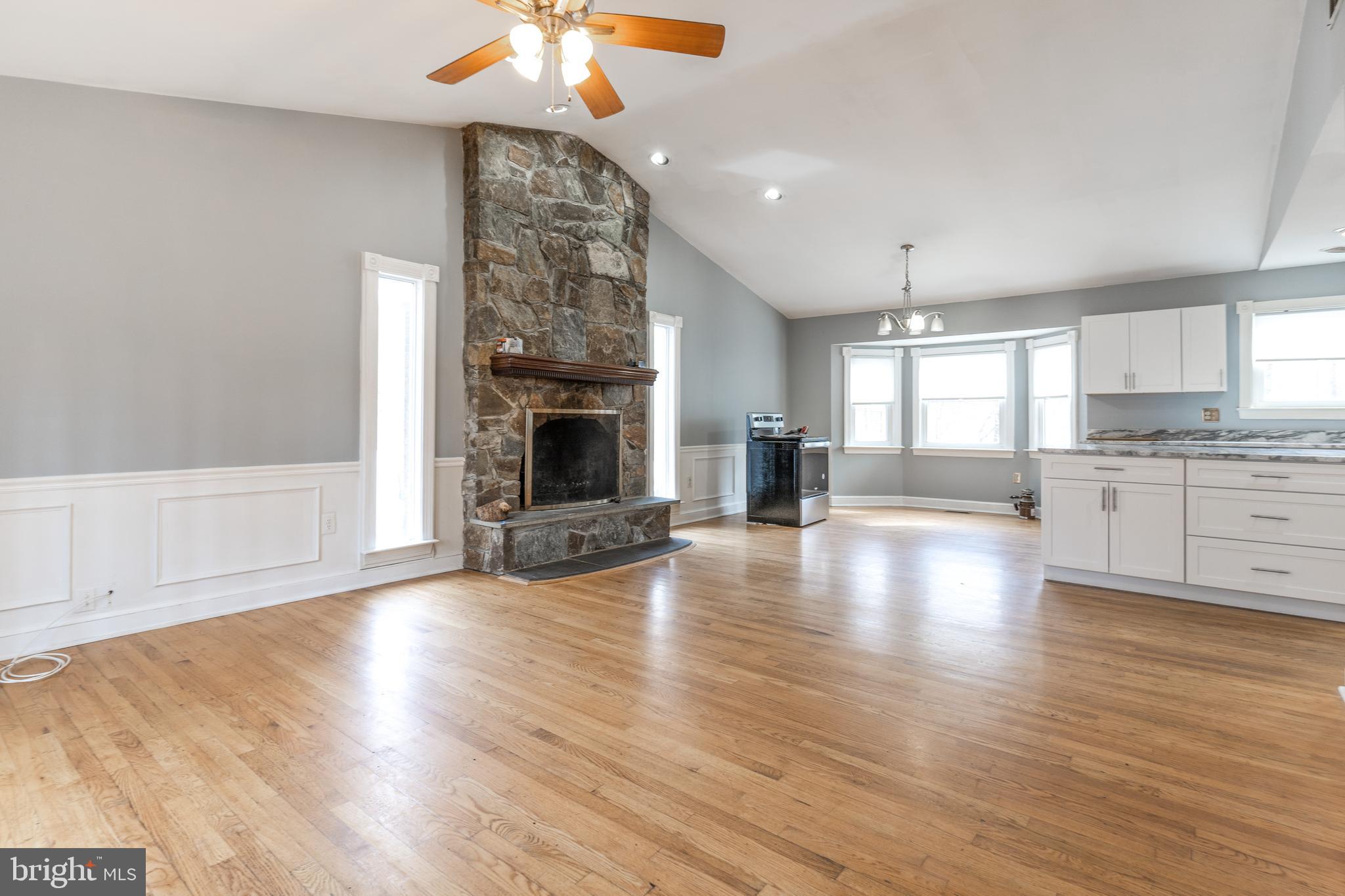 SHERWOOD MANOR - Residential Lease