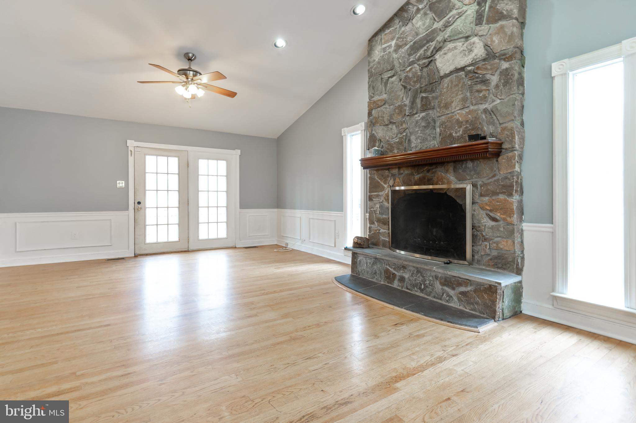 SHERWOOD MANOR - Residential Lease