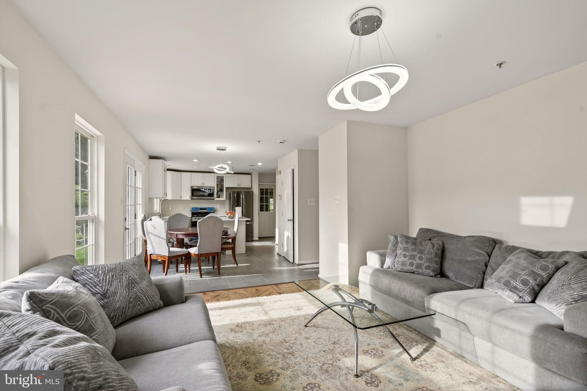 WOODSIDE ESTATES PLAT 1> - Residential