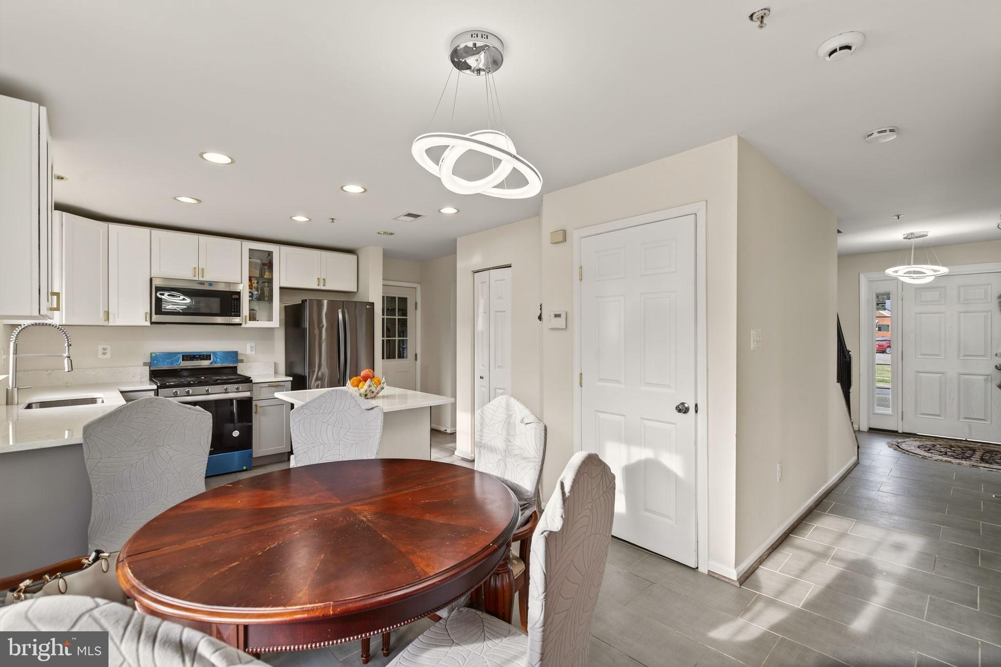 WOODSIDE ESTATES PLAT 1> - Residential