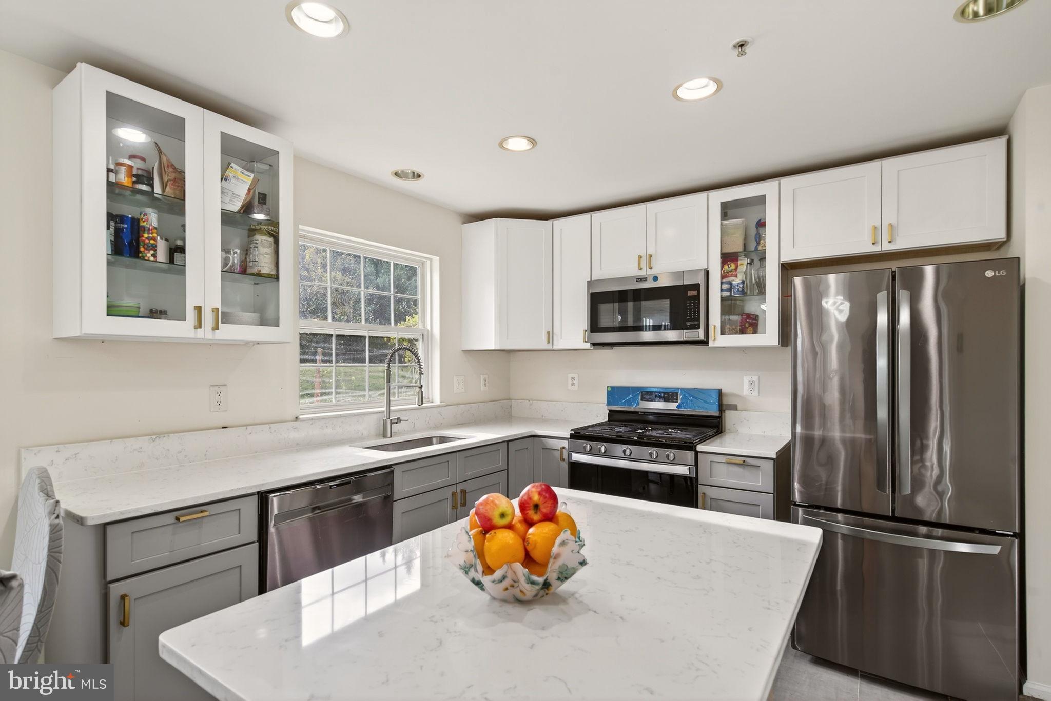 WOODSIDE ESTATES PLAT 1> - Residential