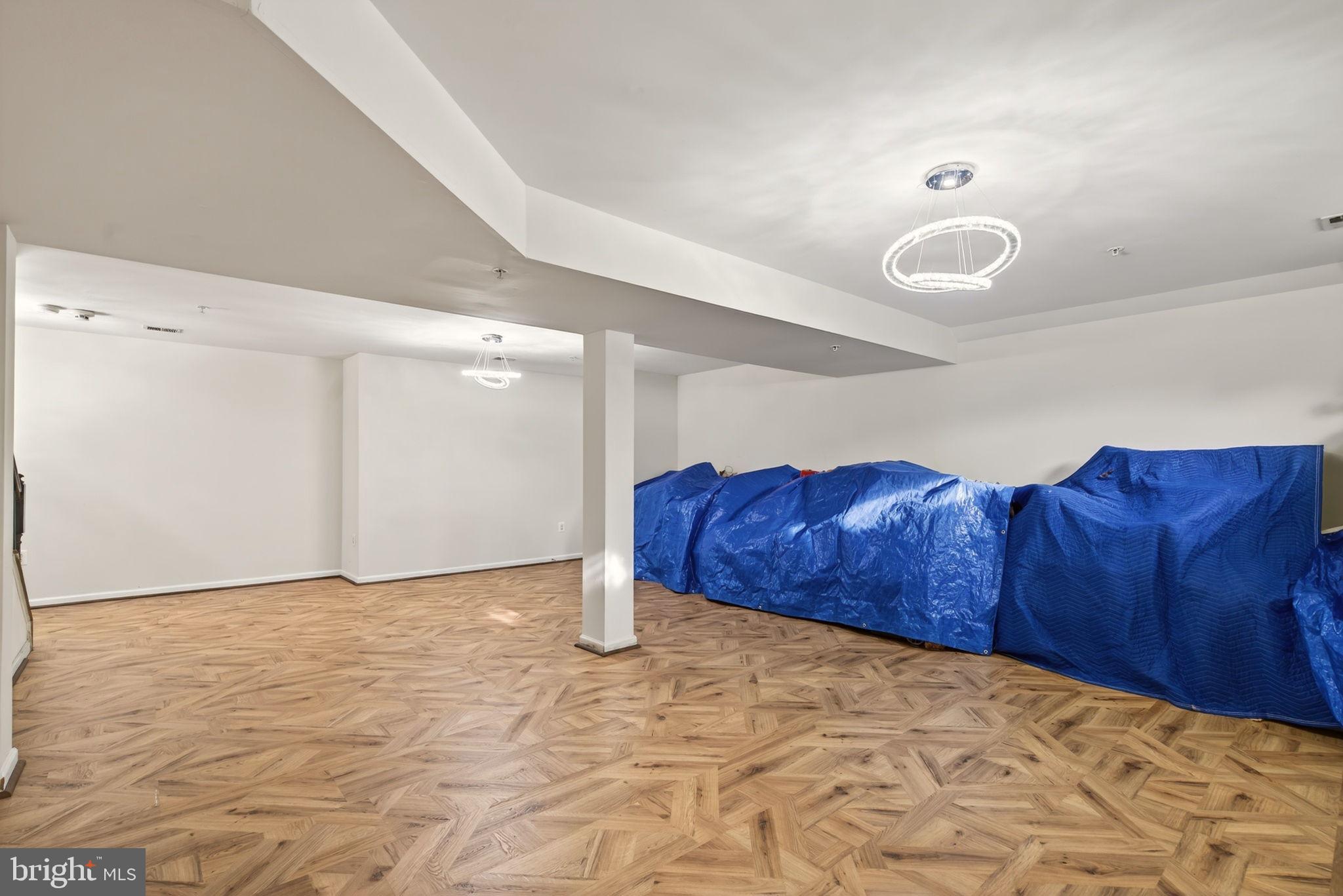 WOODSIDE ESTATES PLAT 1> - Residential