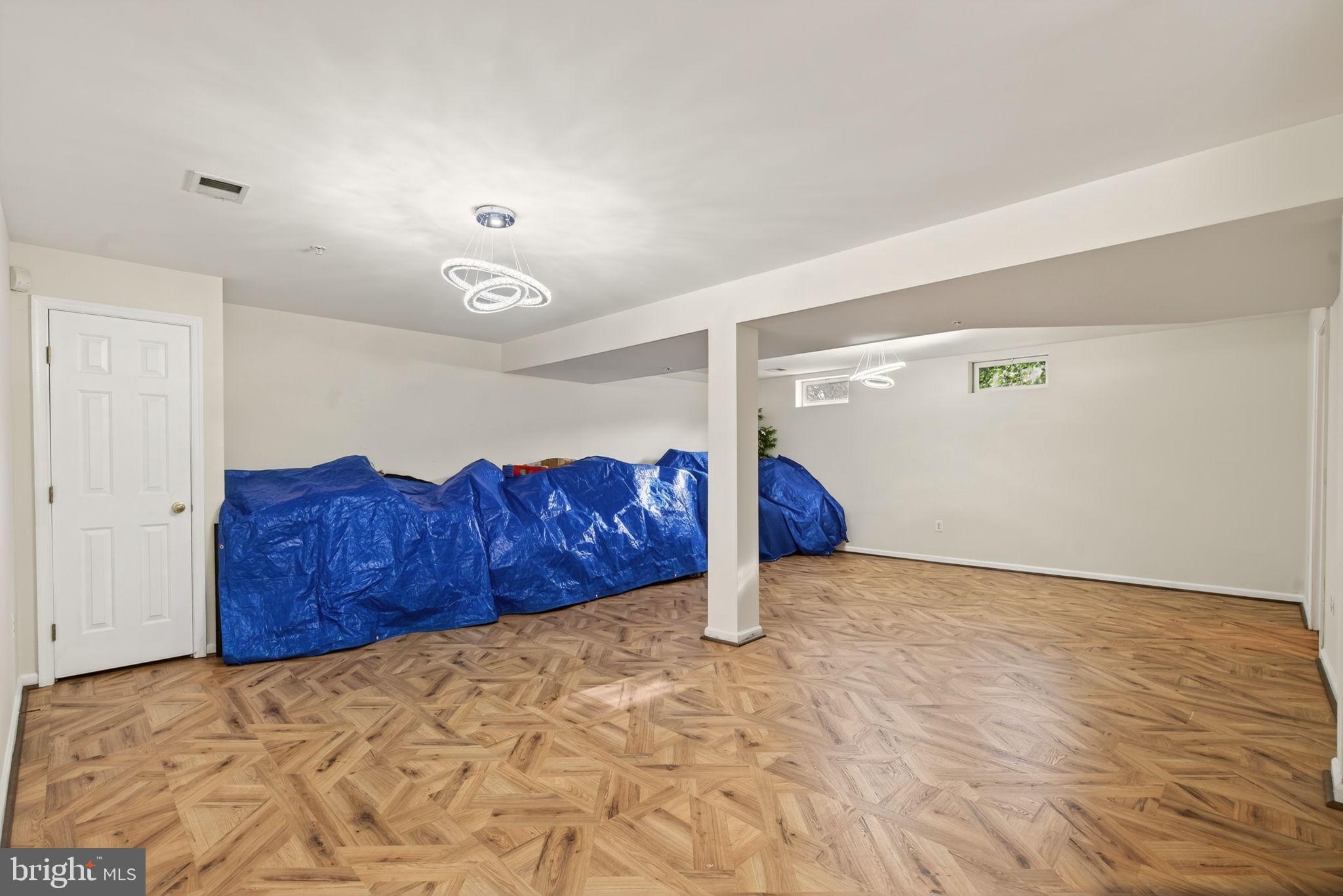 WOODSIDE ESTATES PLAT 1> - Residential