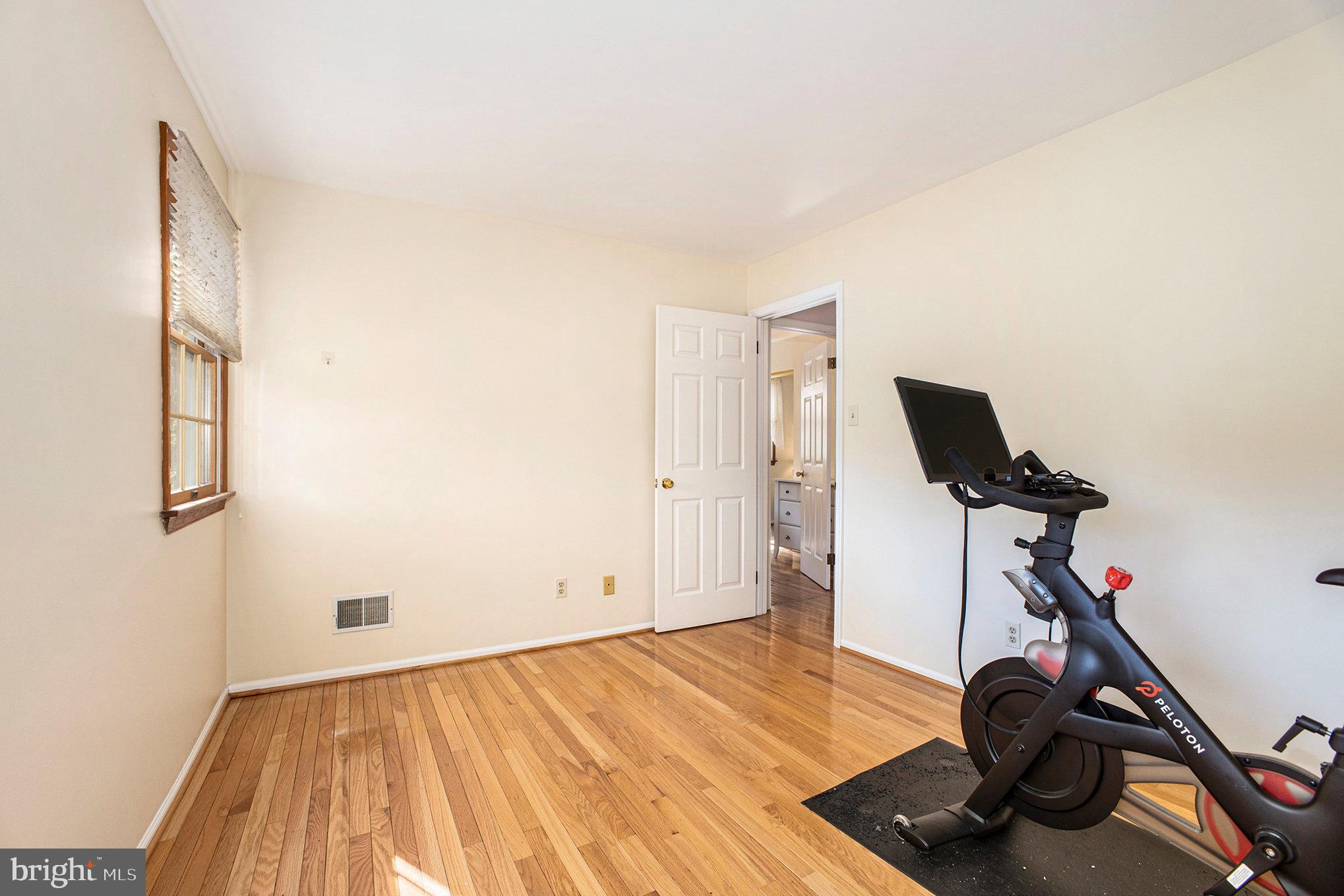 OAKLAND FARMS - Residential