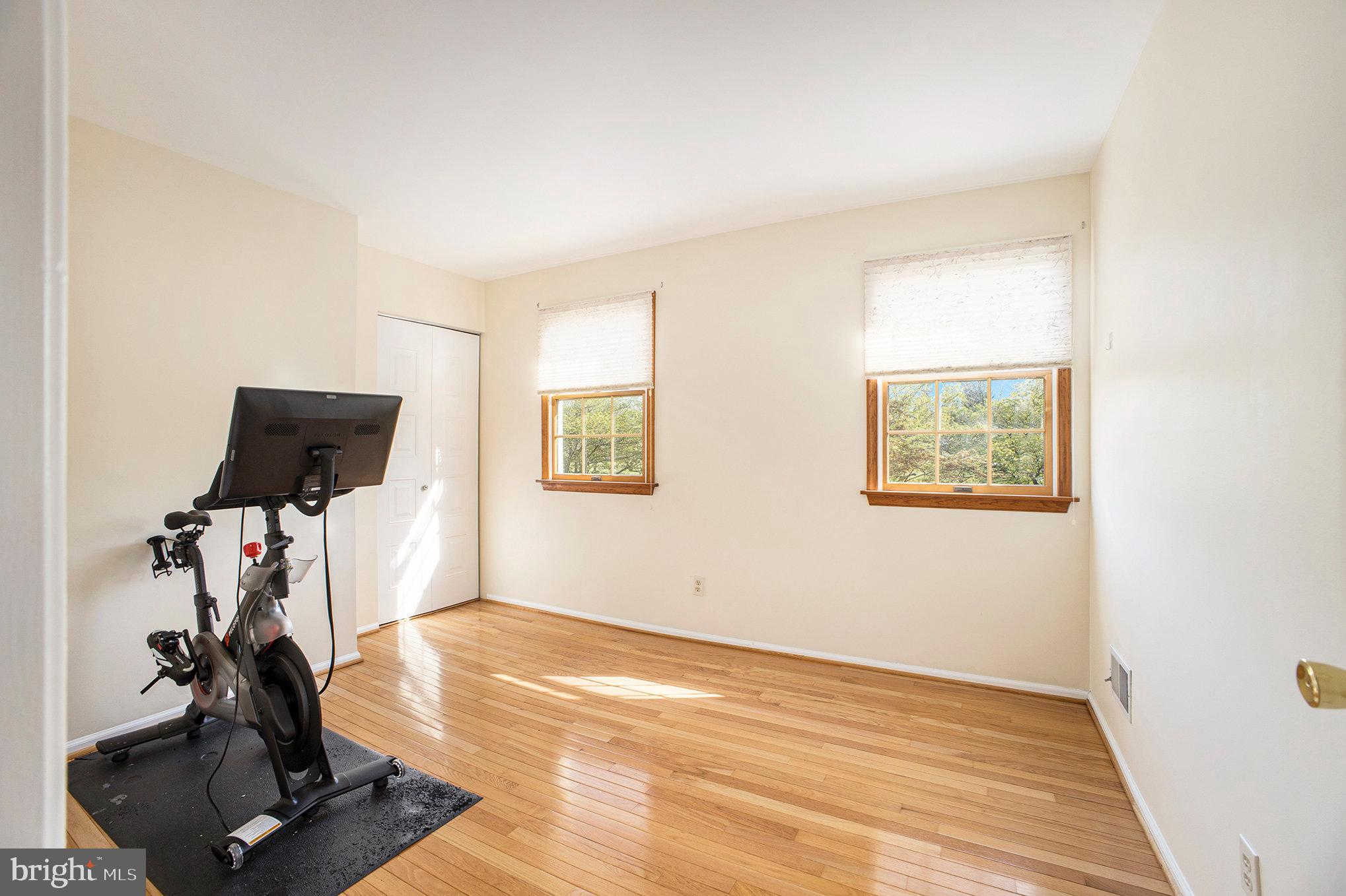 OAKLAND FARMS - Residential