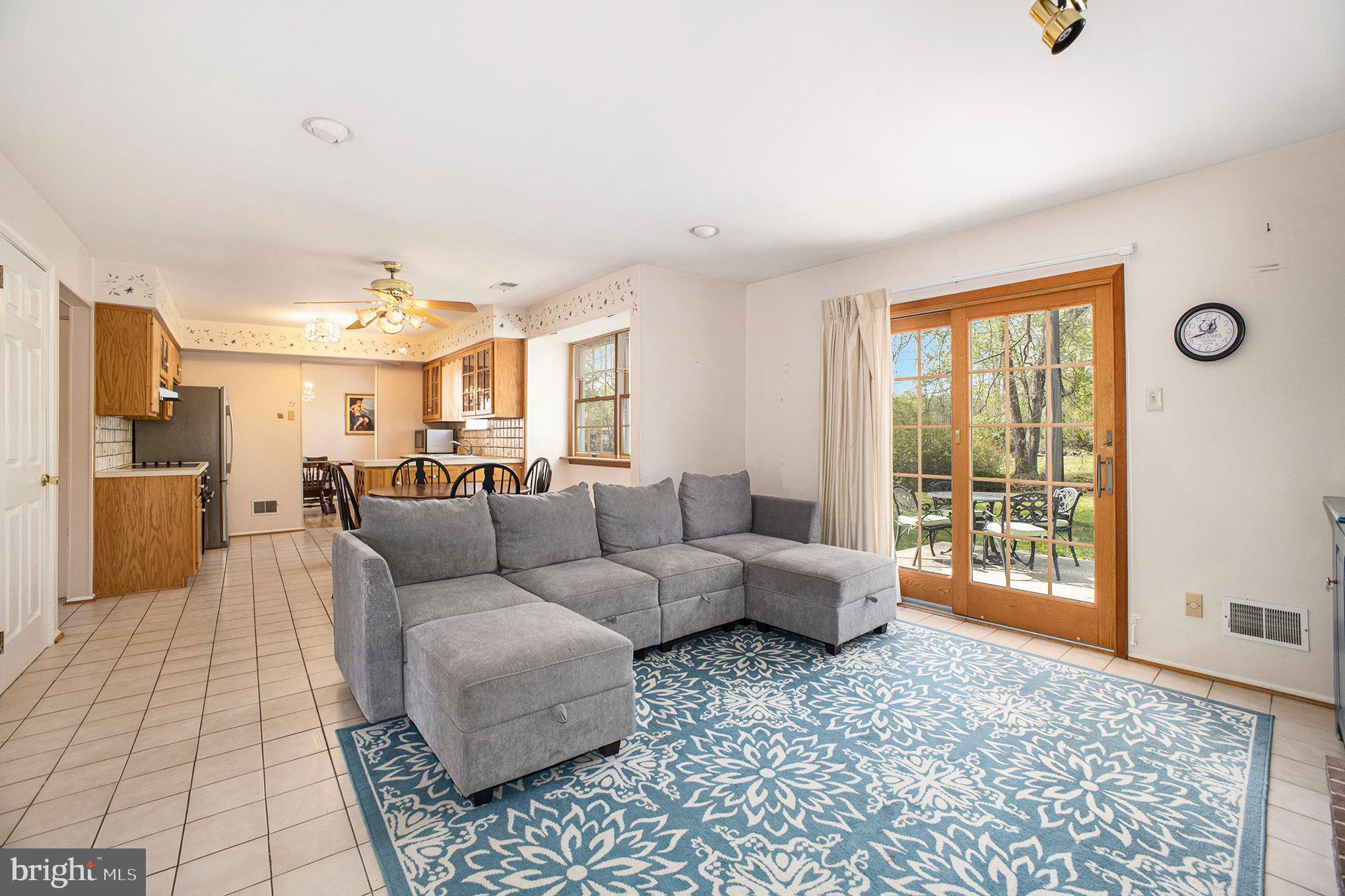 OAKLAND FARMS - Residential