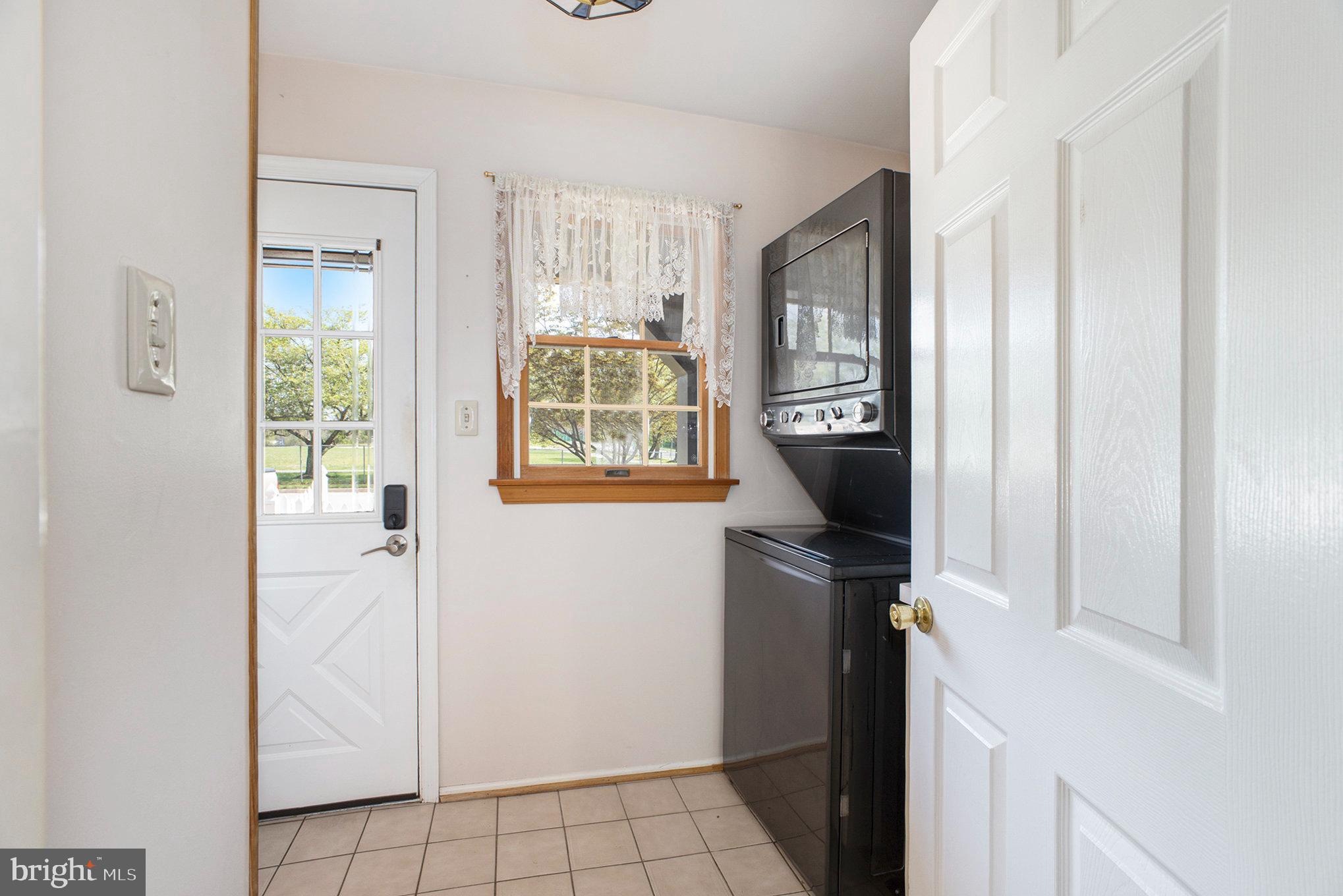 OAKLAND FARMS - Residential