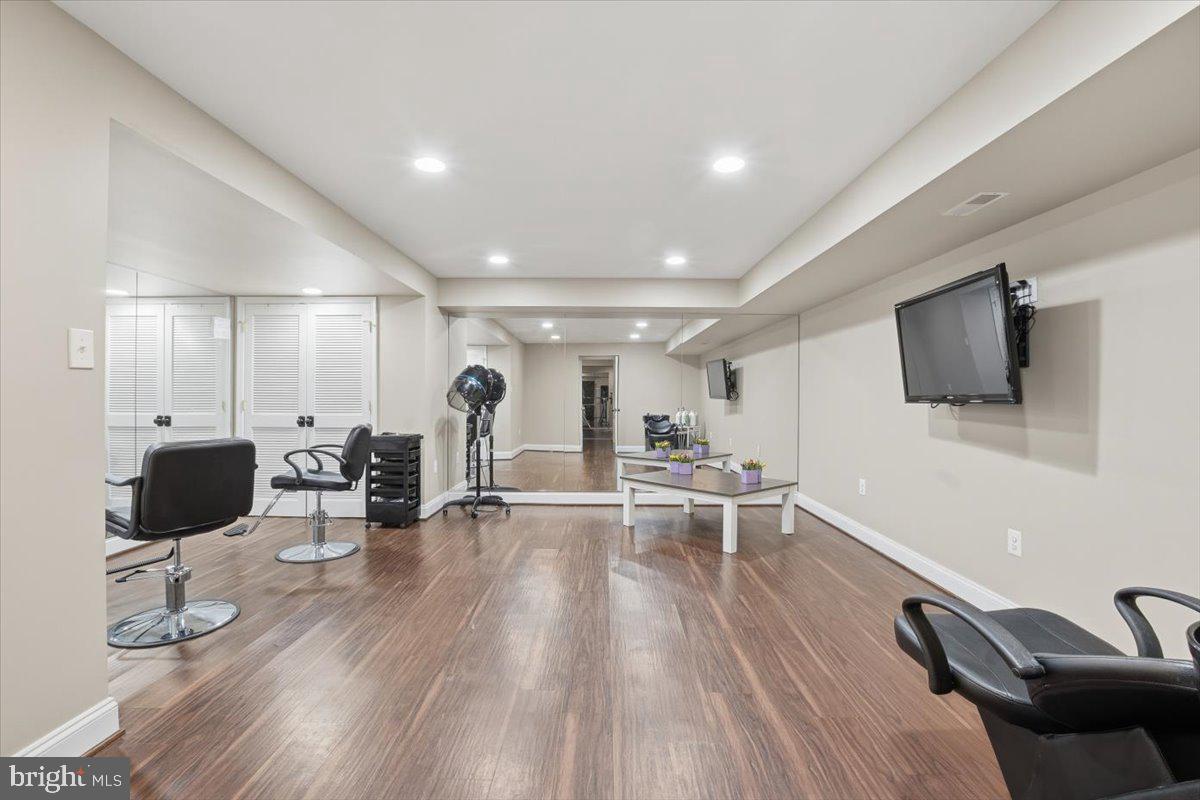 BIG PINES VILLAGE - Residential