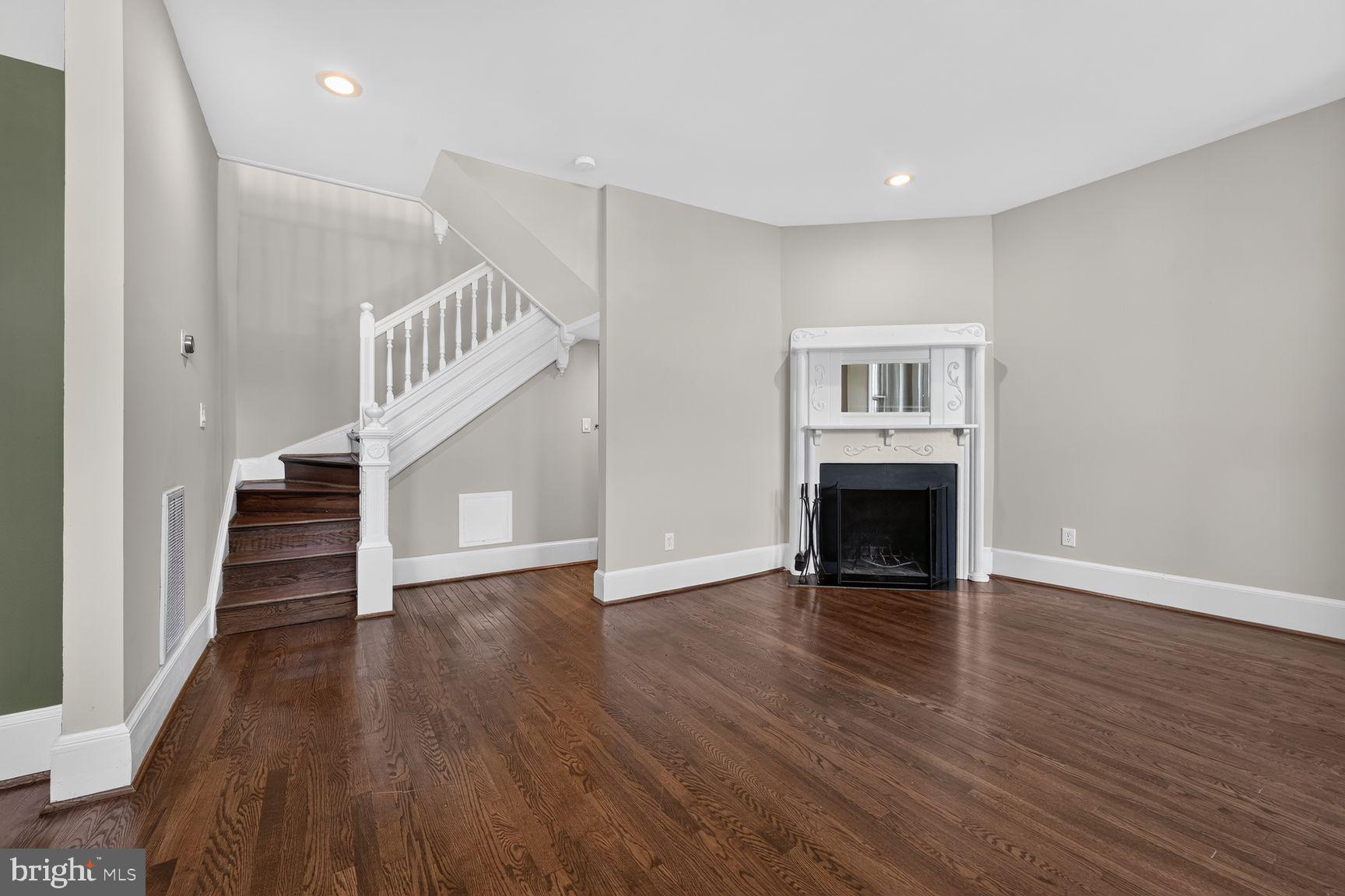 509 3RD STREET NE