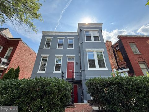 Photo of 509 3rd Street NE, WASHINGTON, DC 20002 (MLS # DCDC2275182)