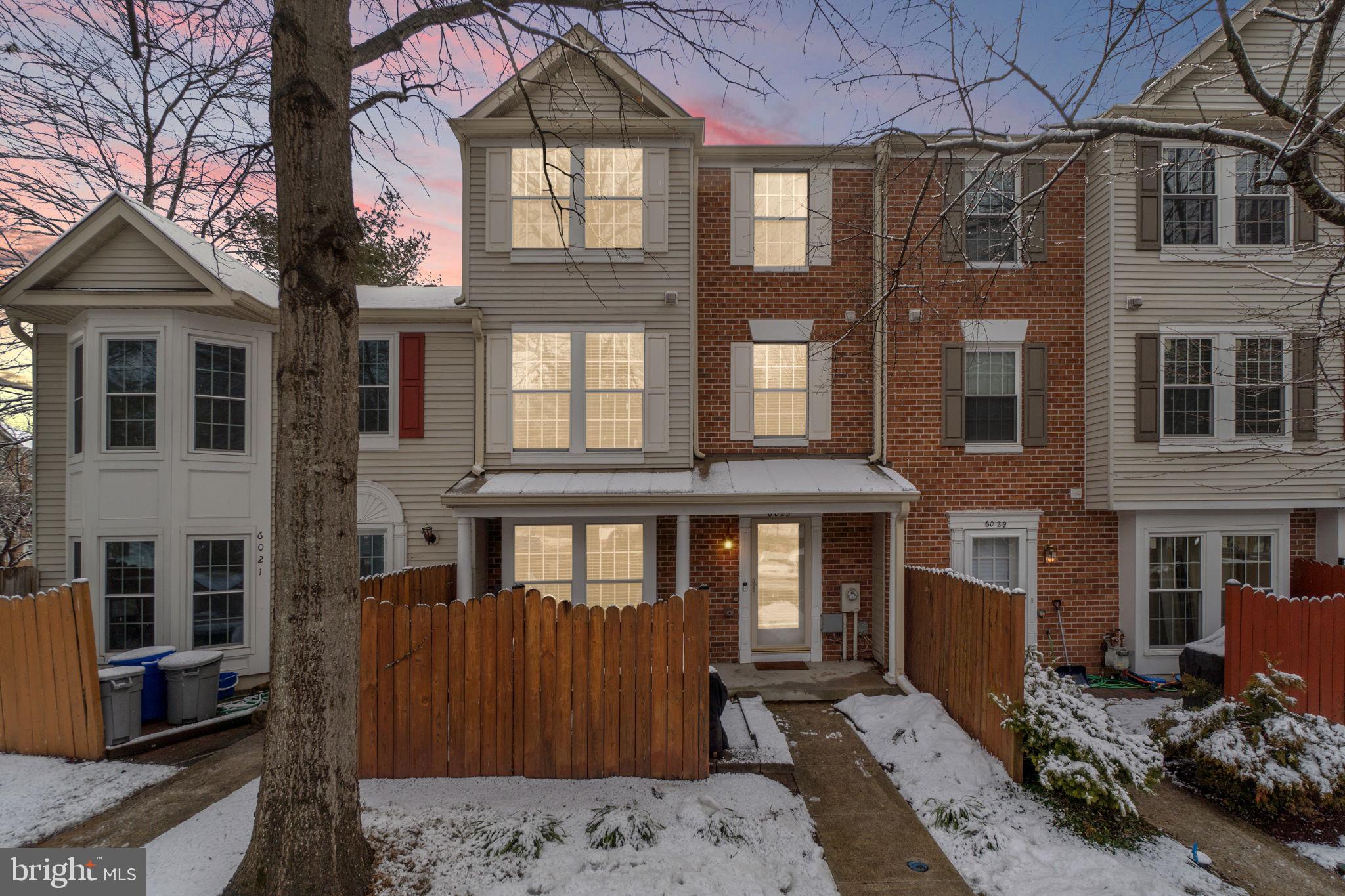 COLUMBIA TOWN CENTER - Residential