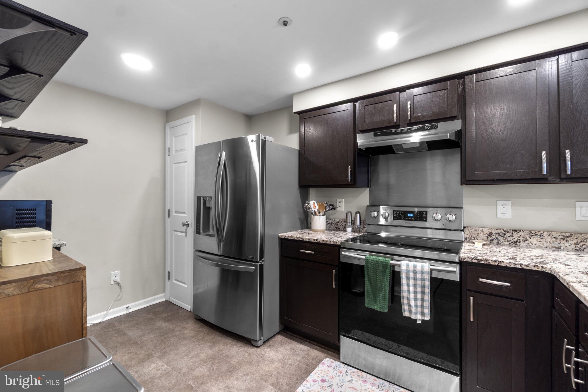 COLUMBIA TOWN CENTER - Residential