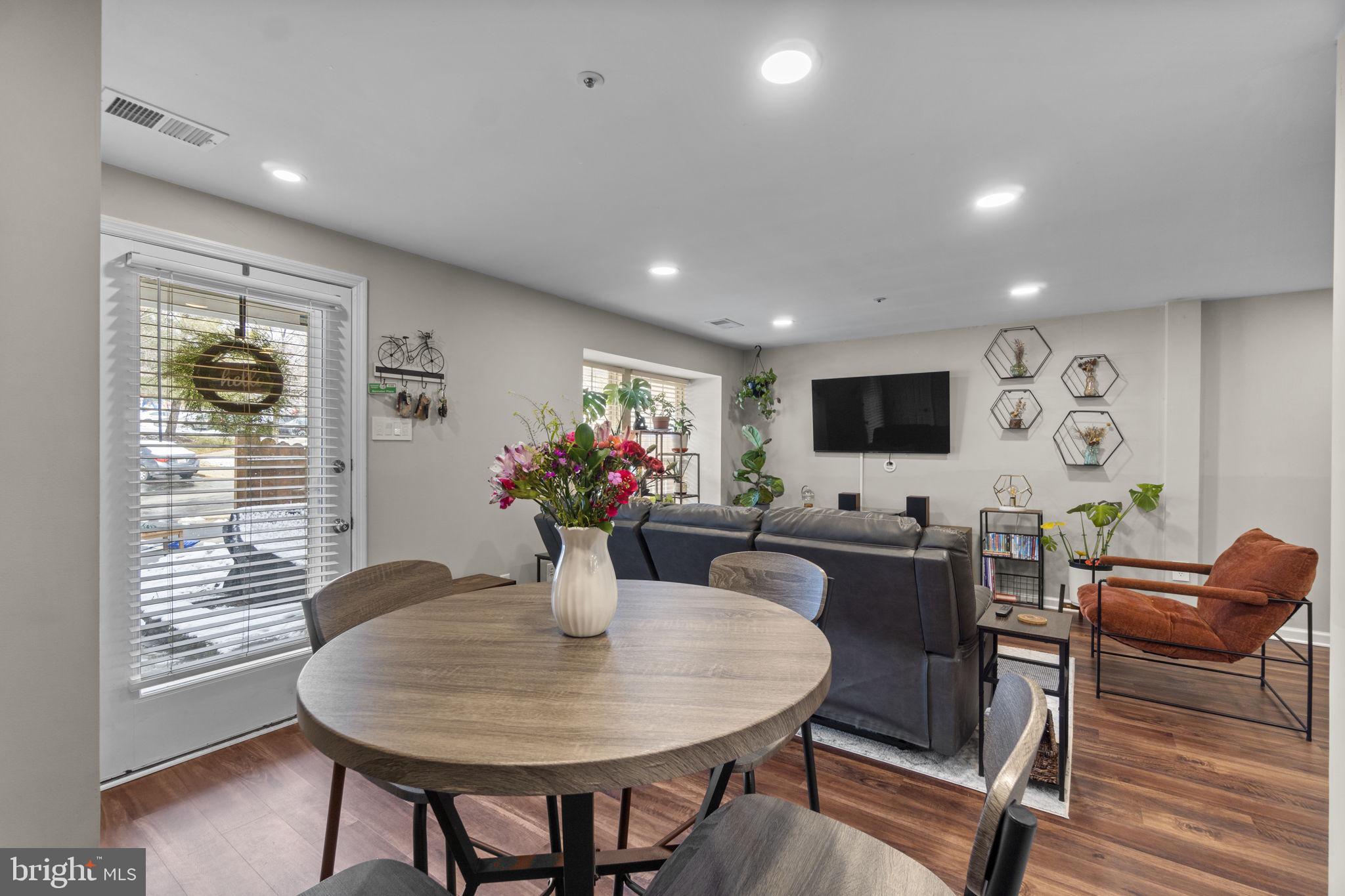 COLUMBIA TOWN CENTER - Residential