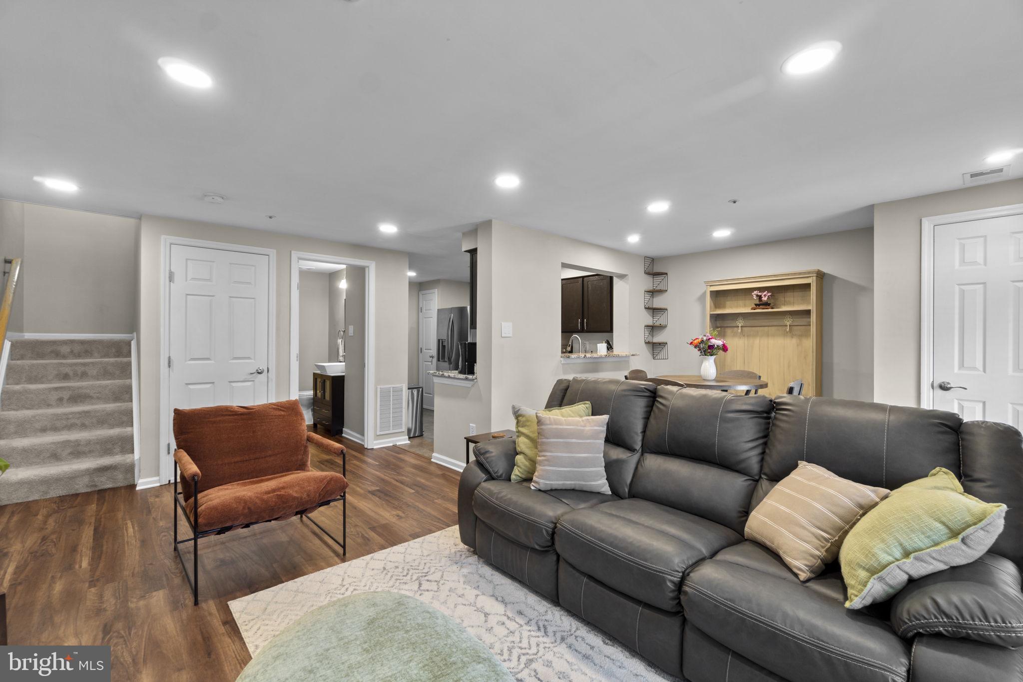 COLUMBIA TOWN CENTER - Residential