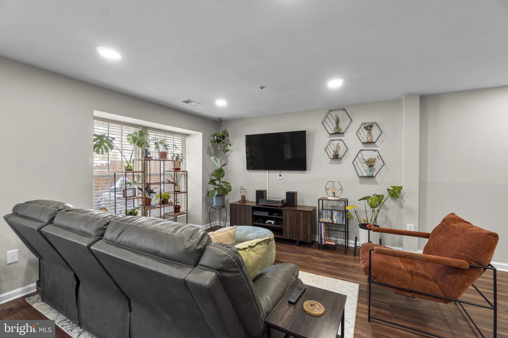 COLUMBIA TOWN CENTER - Residential