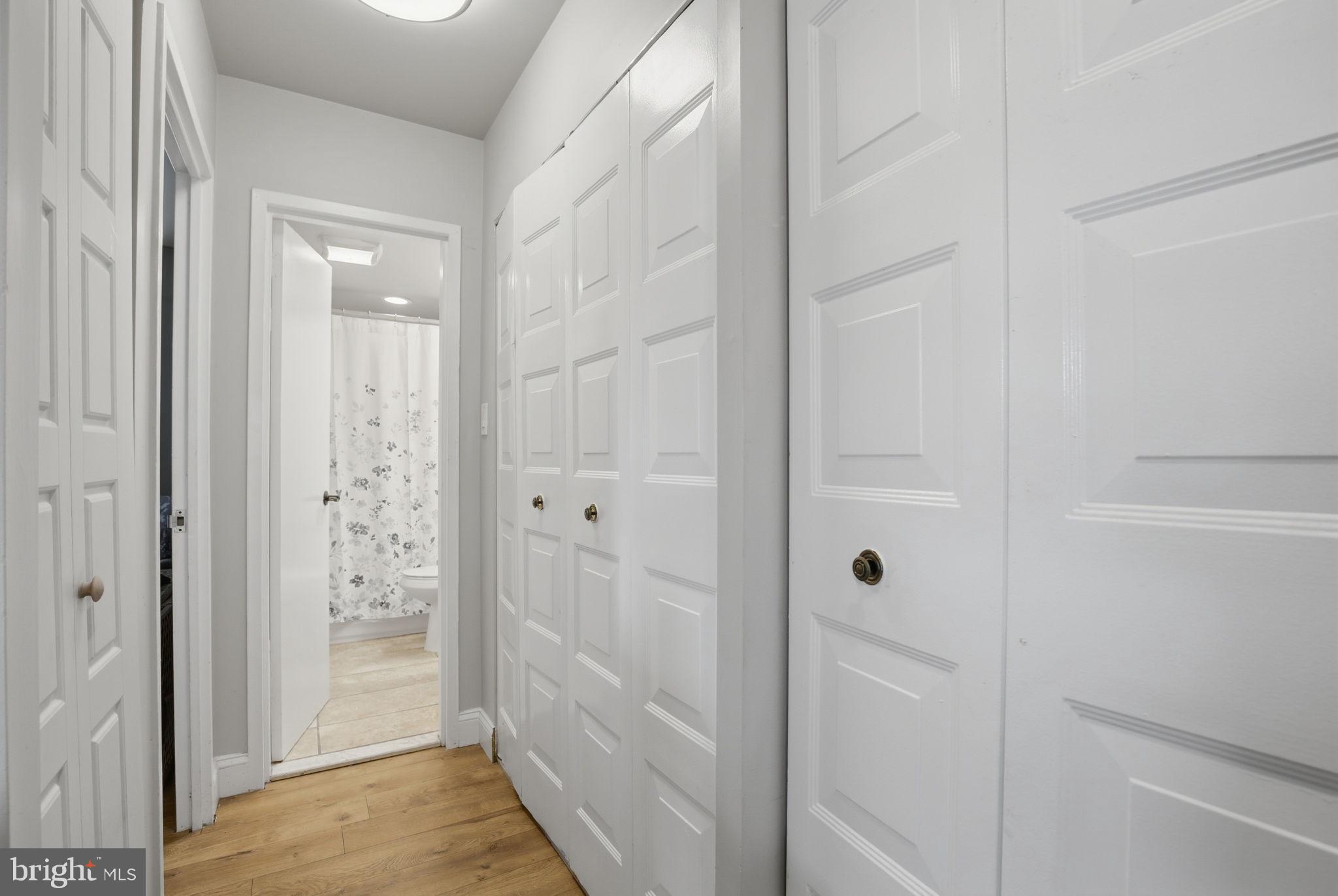 CENTER COURT - Residential