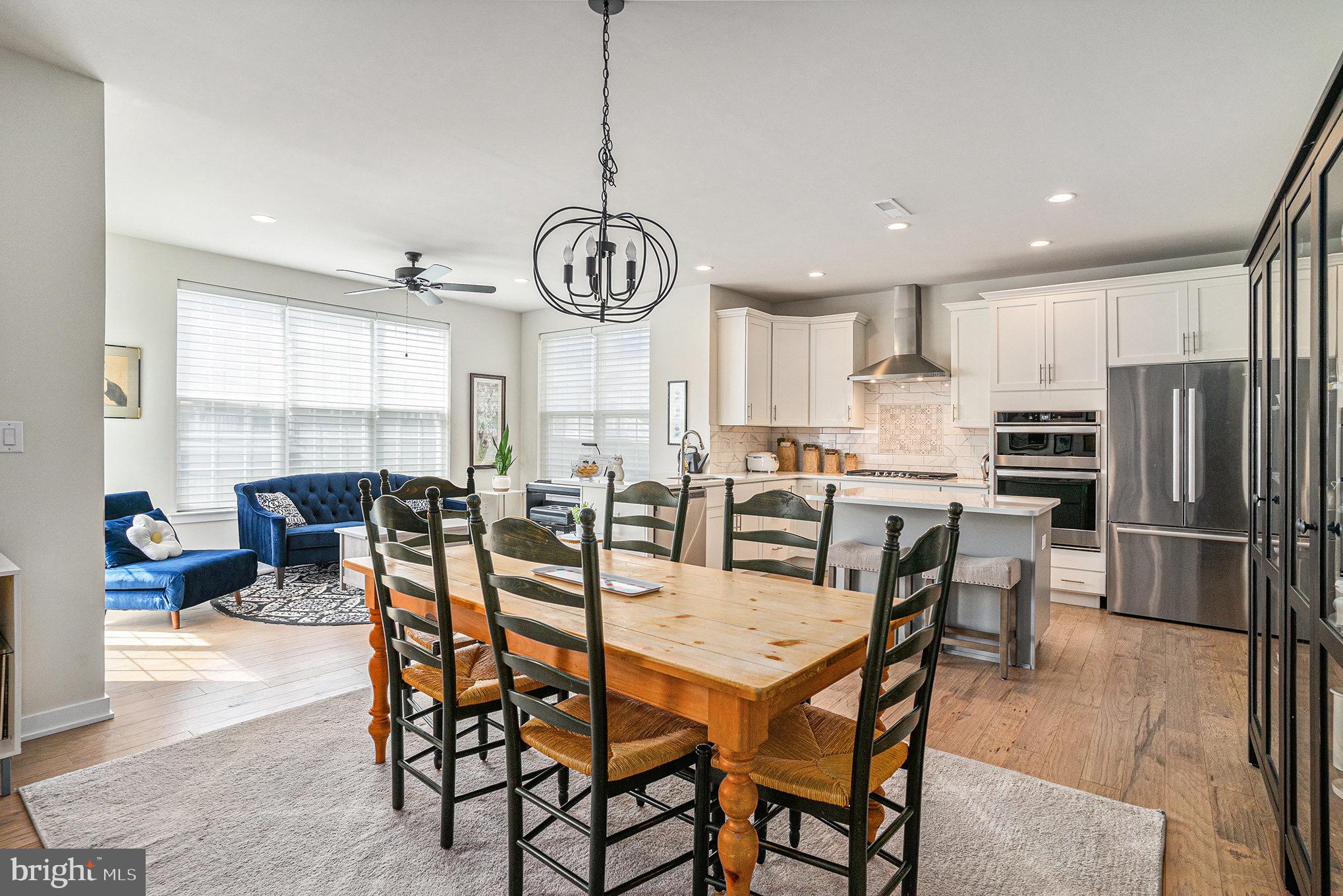 TWIN LAKES - Residential