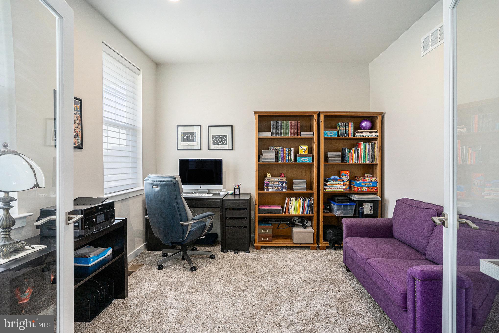 TWIN LAKES - Residential