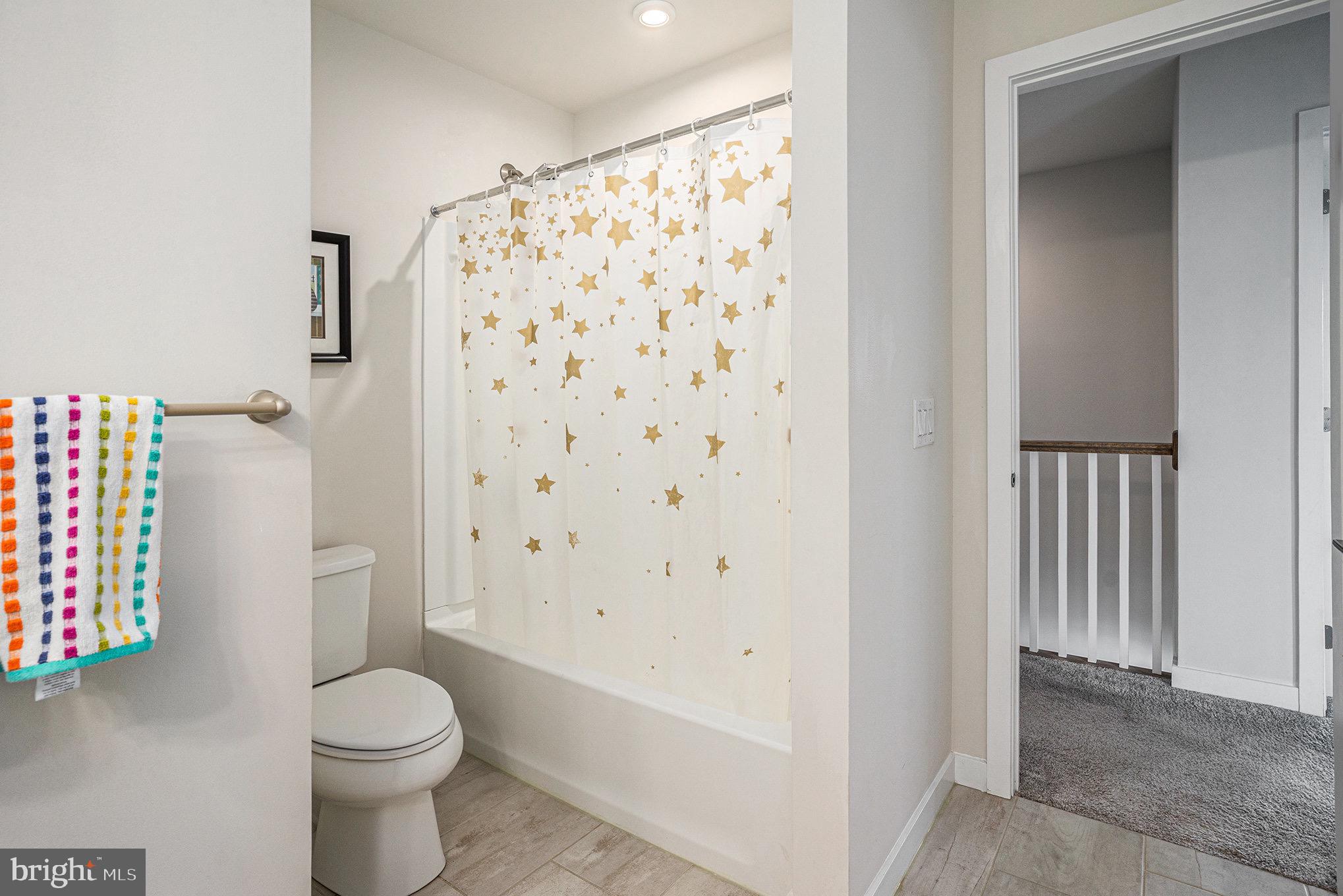 TWIN LAKES - Residential