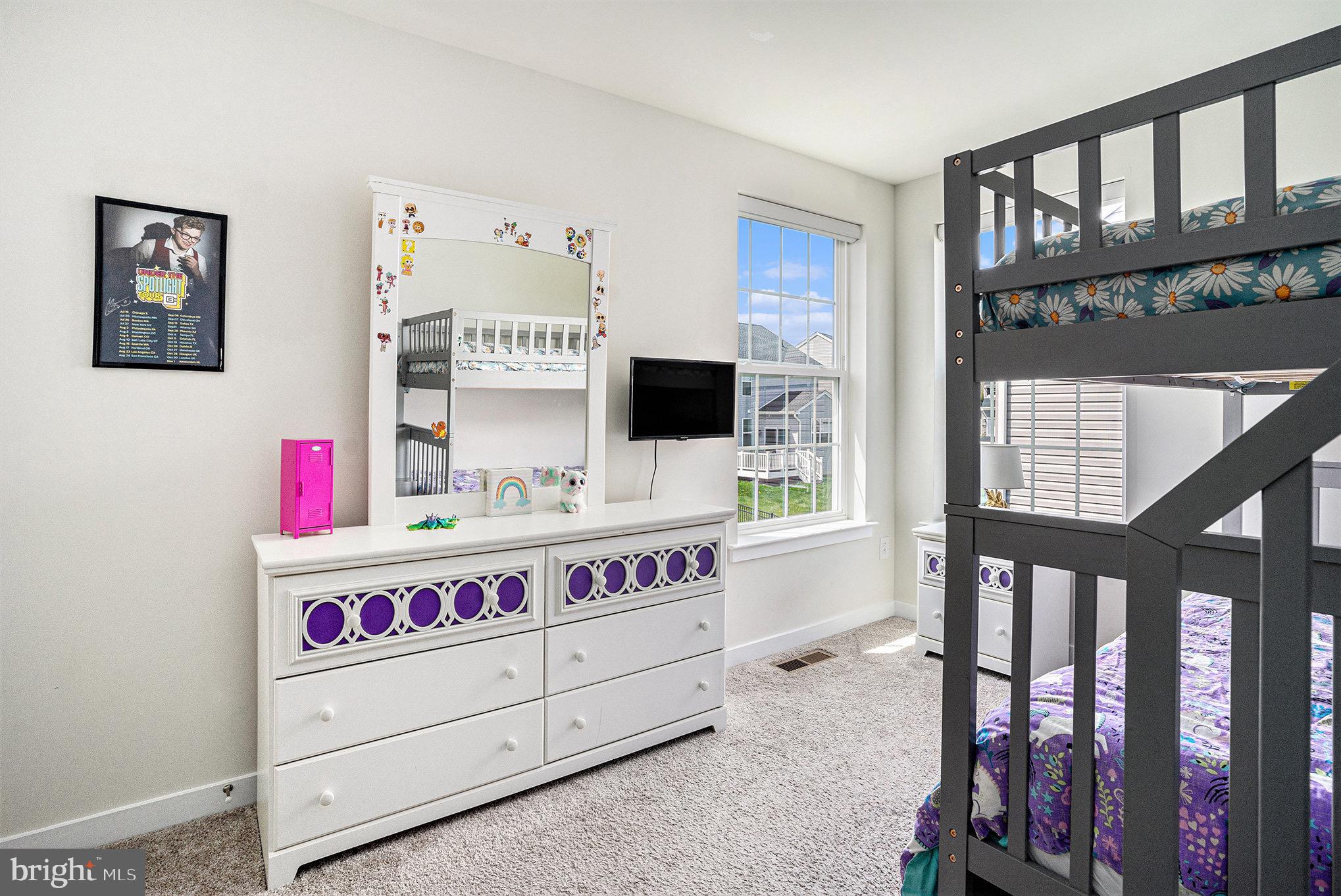 TWIN LAKES - Residential