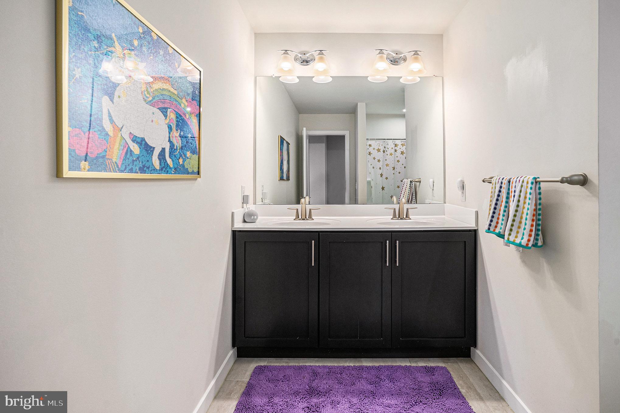 TWIN LAKES - Residential