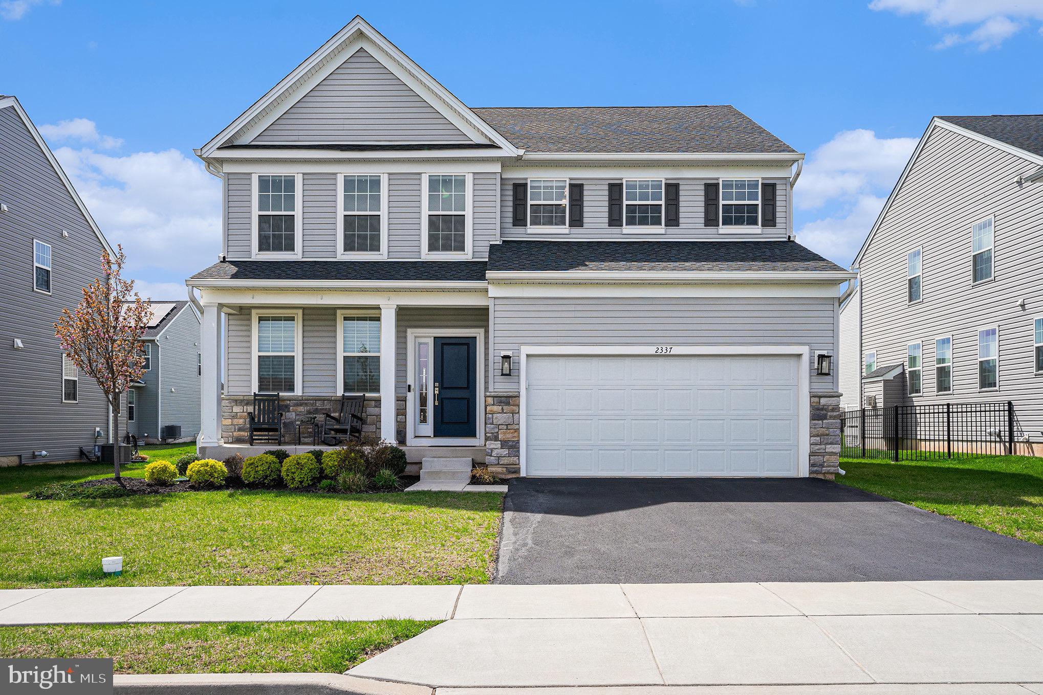 TWIN LAKES - Residential