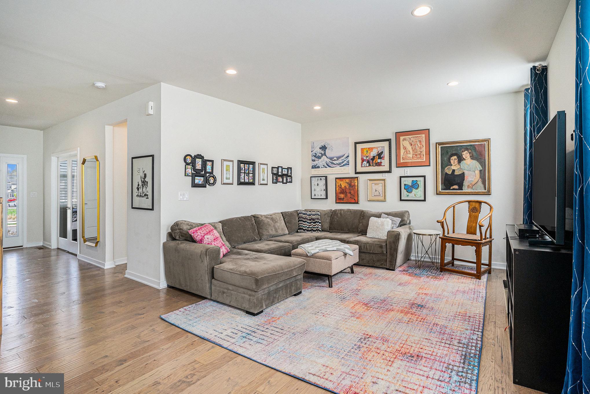 TWIN LAKES - Residential