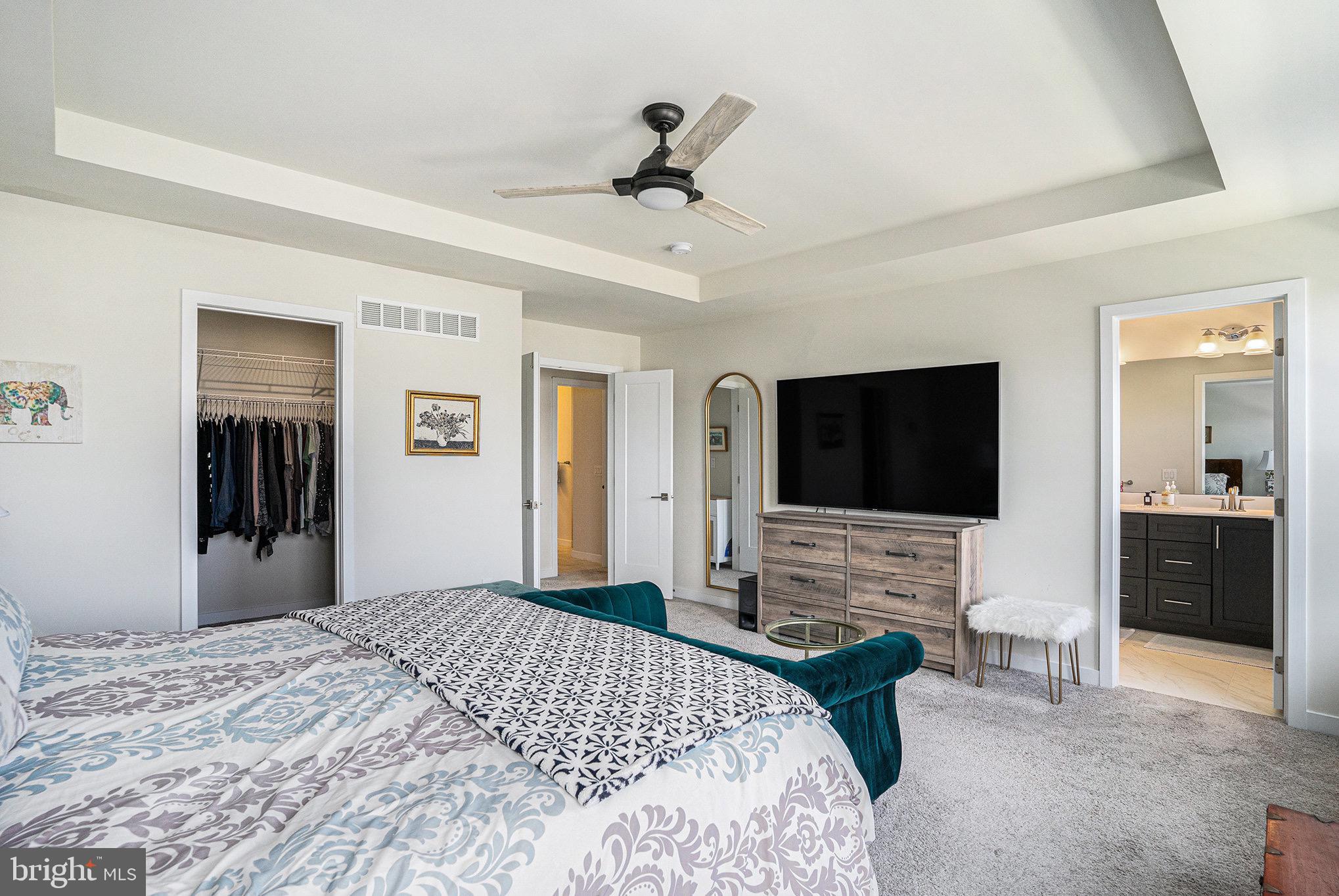 TWIN LAKES - Residential