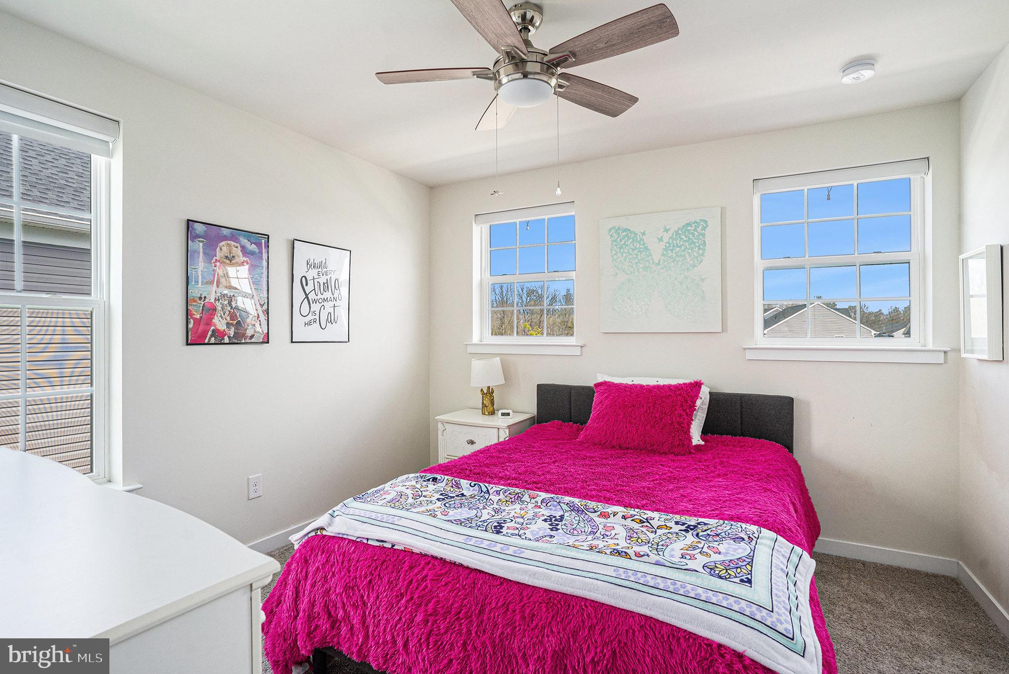 TWIN LAKES - Residential