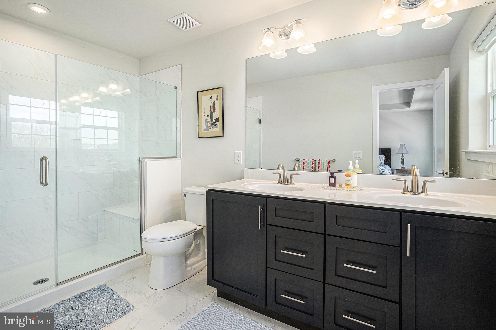 TWIN LAKES - Residential