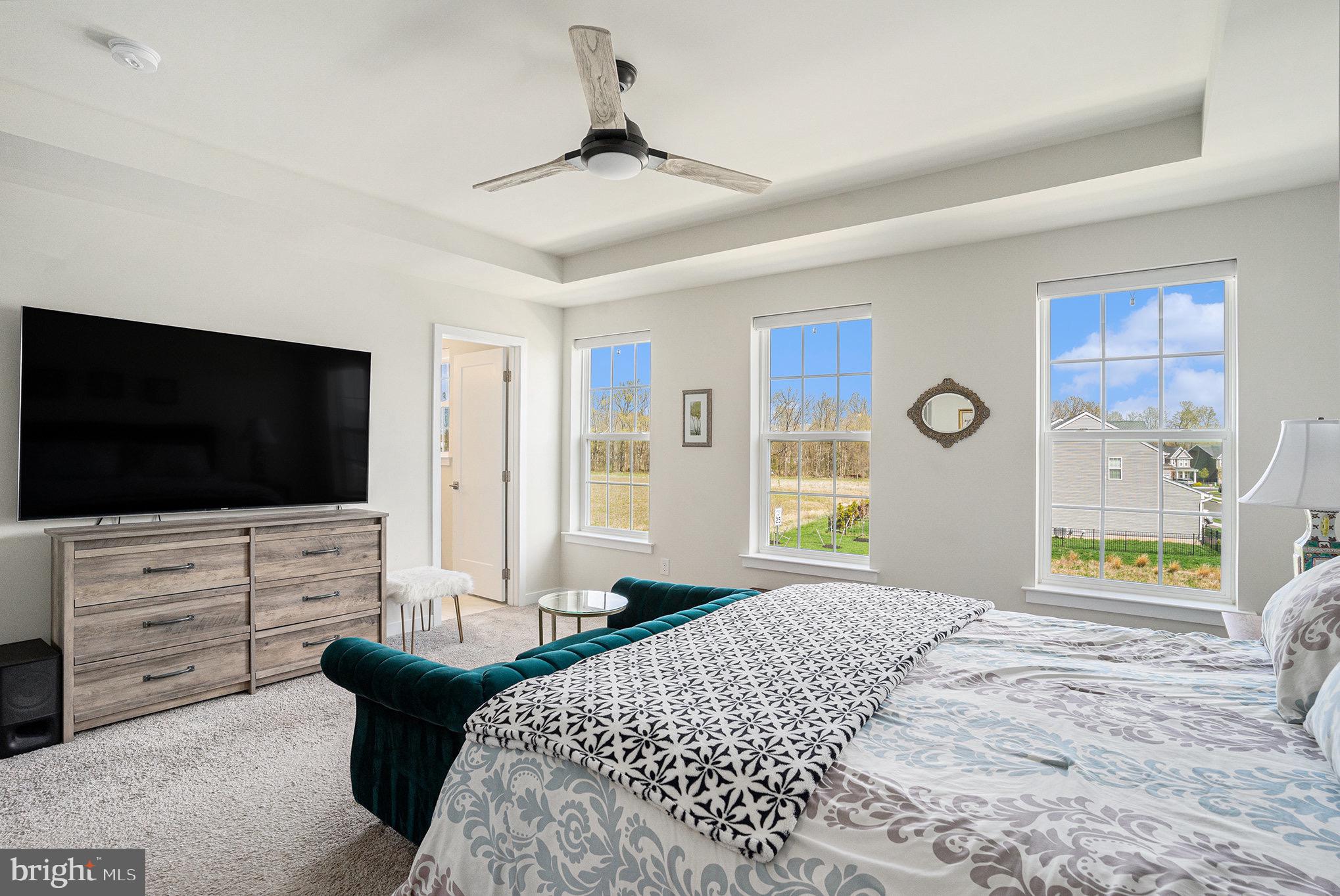 TWIN LAKES - Residential