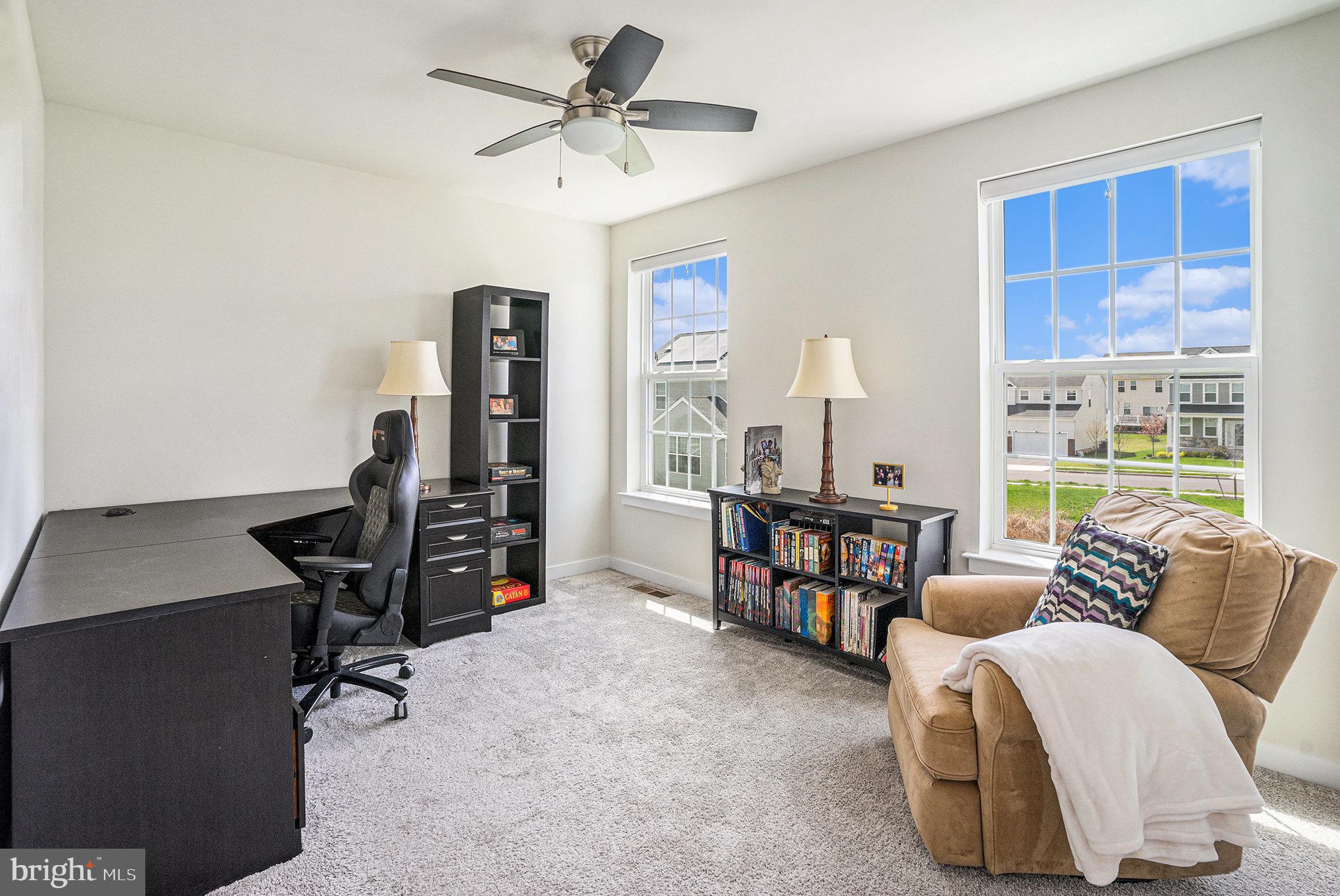 TWIN LAKES - Residential