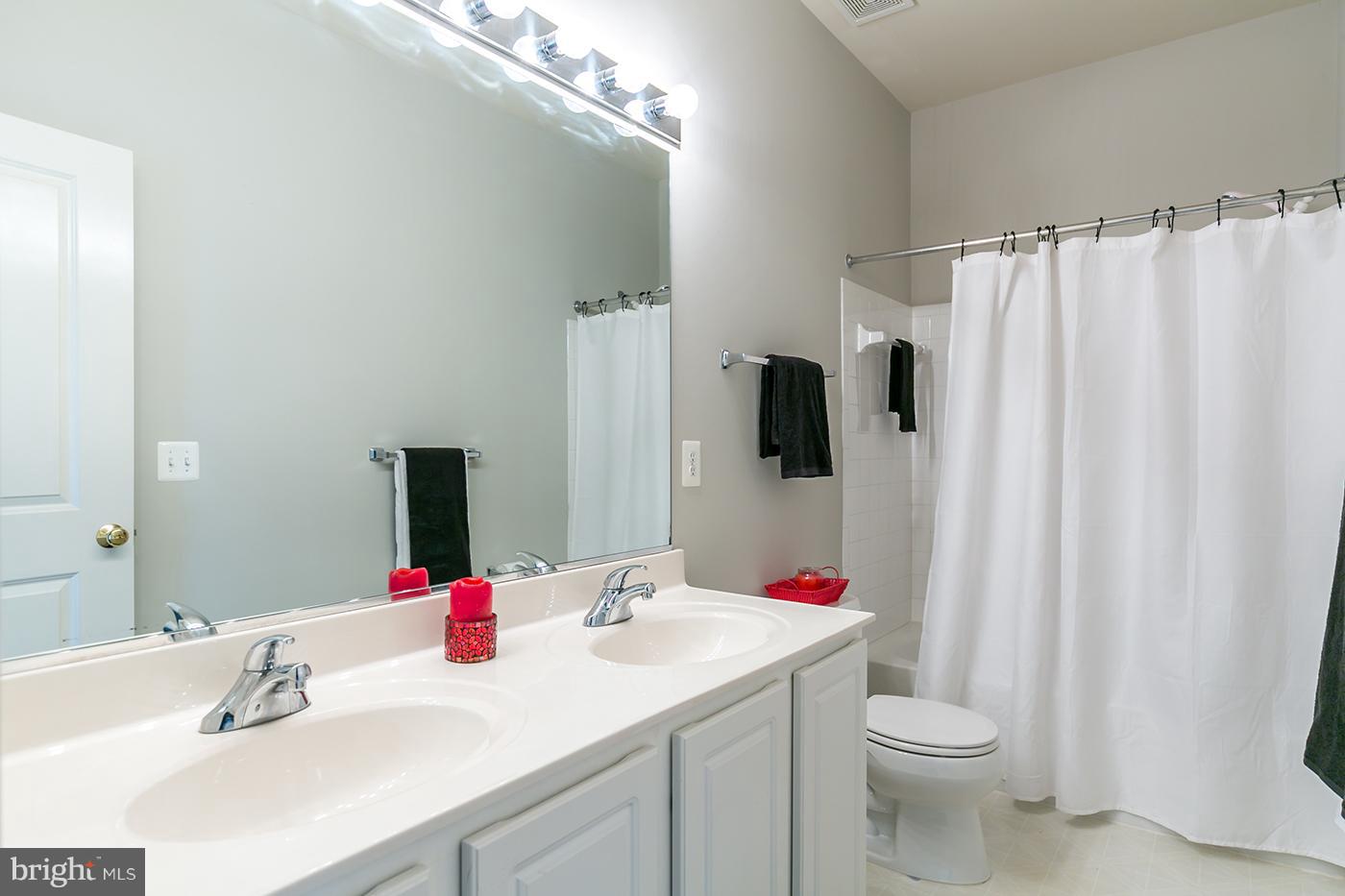 VINT HILL - Residential