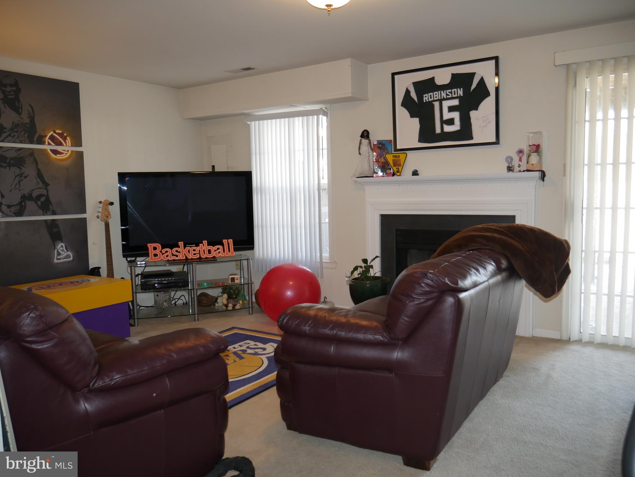 COURTS AT STAFFORD - Residential Lease